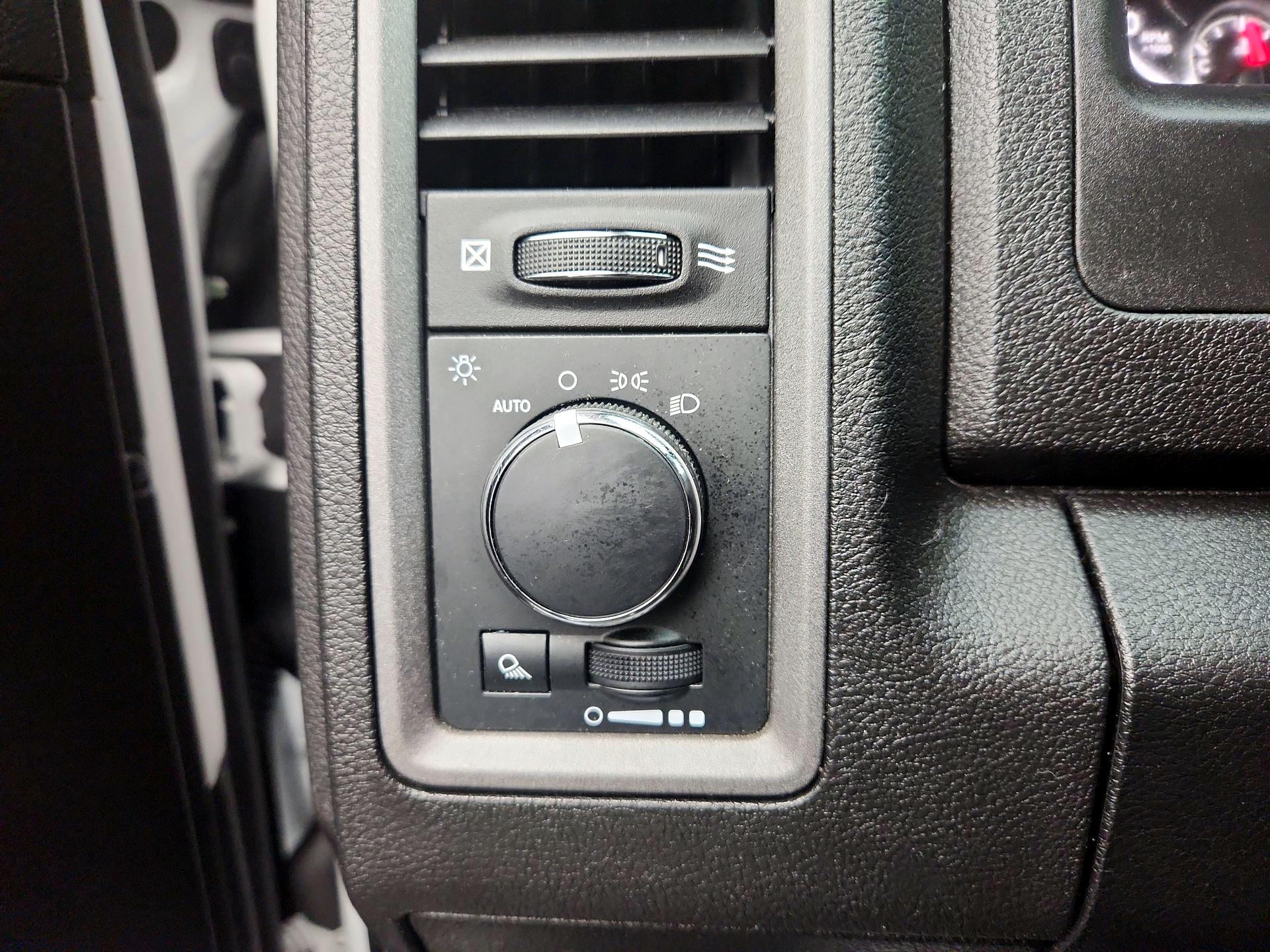 Thumbnail: 2023 RAM 1500 Classic - 13