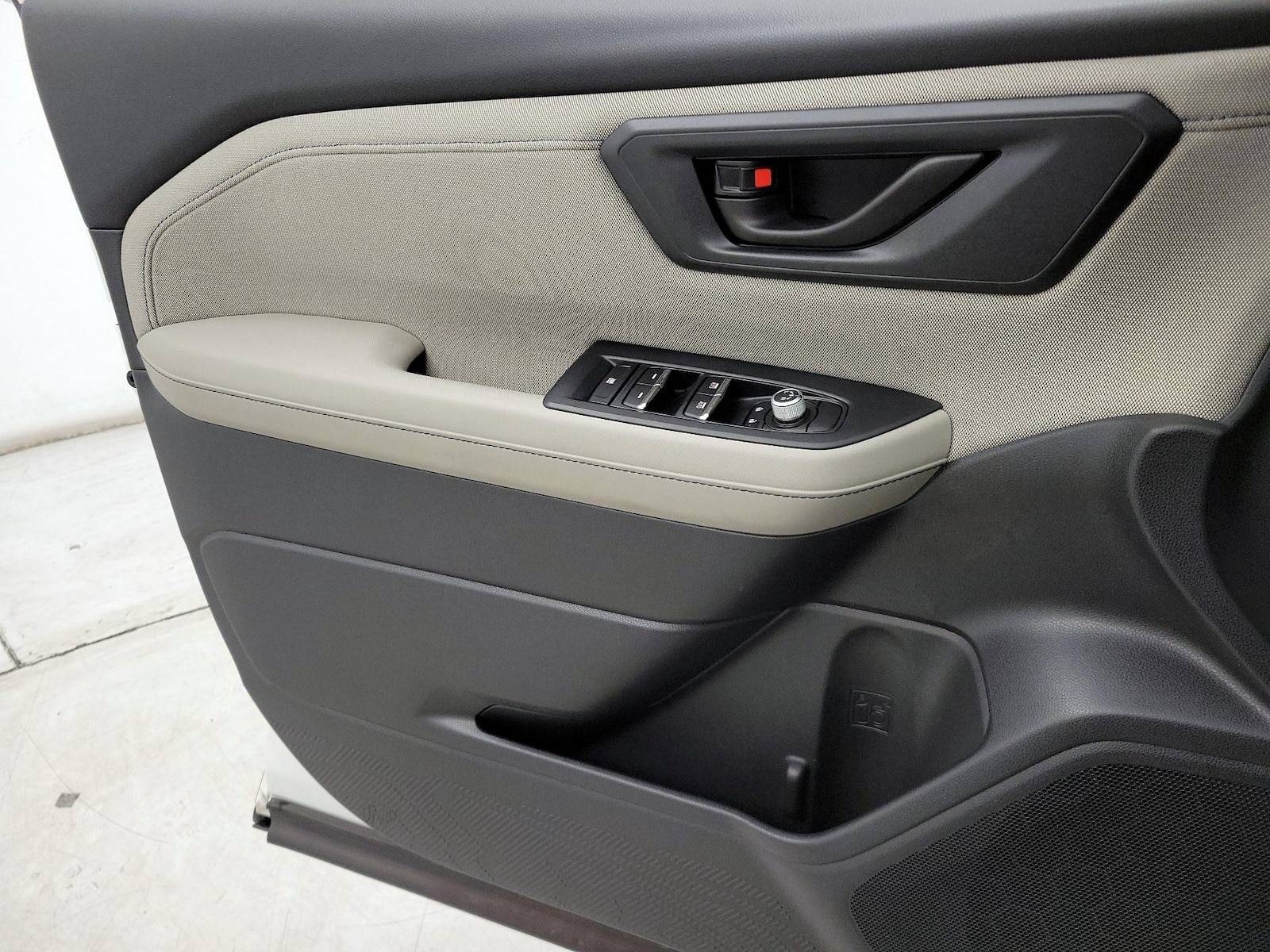 2025 Subaru Forester Premium - Photo 13