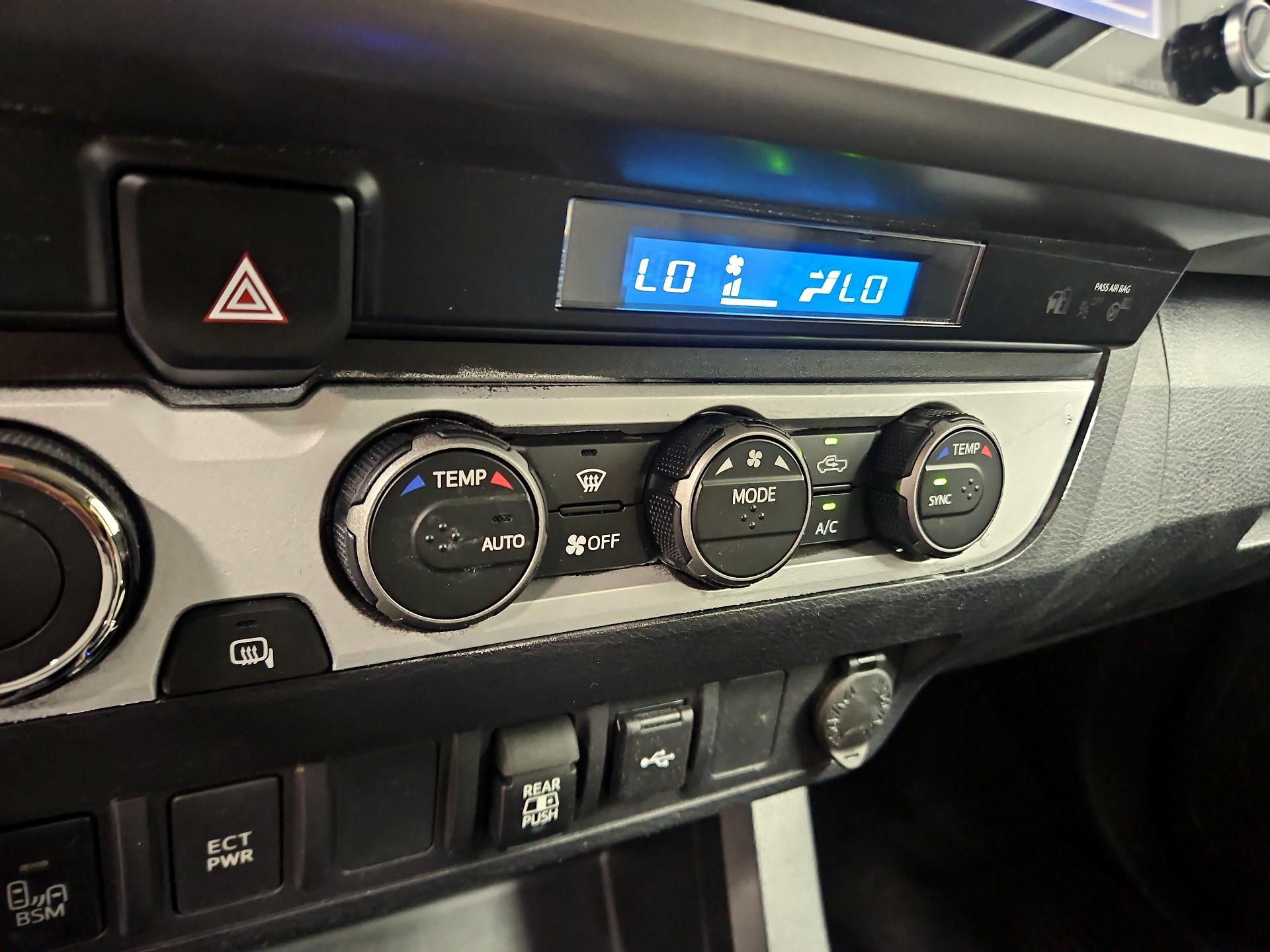 Thumbnail: 2022 Toyota Tacoma - 16