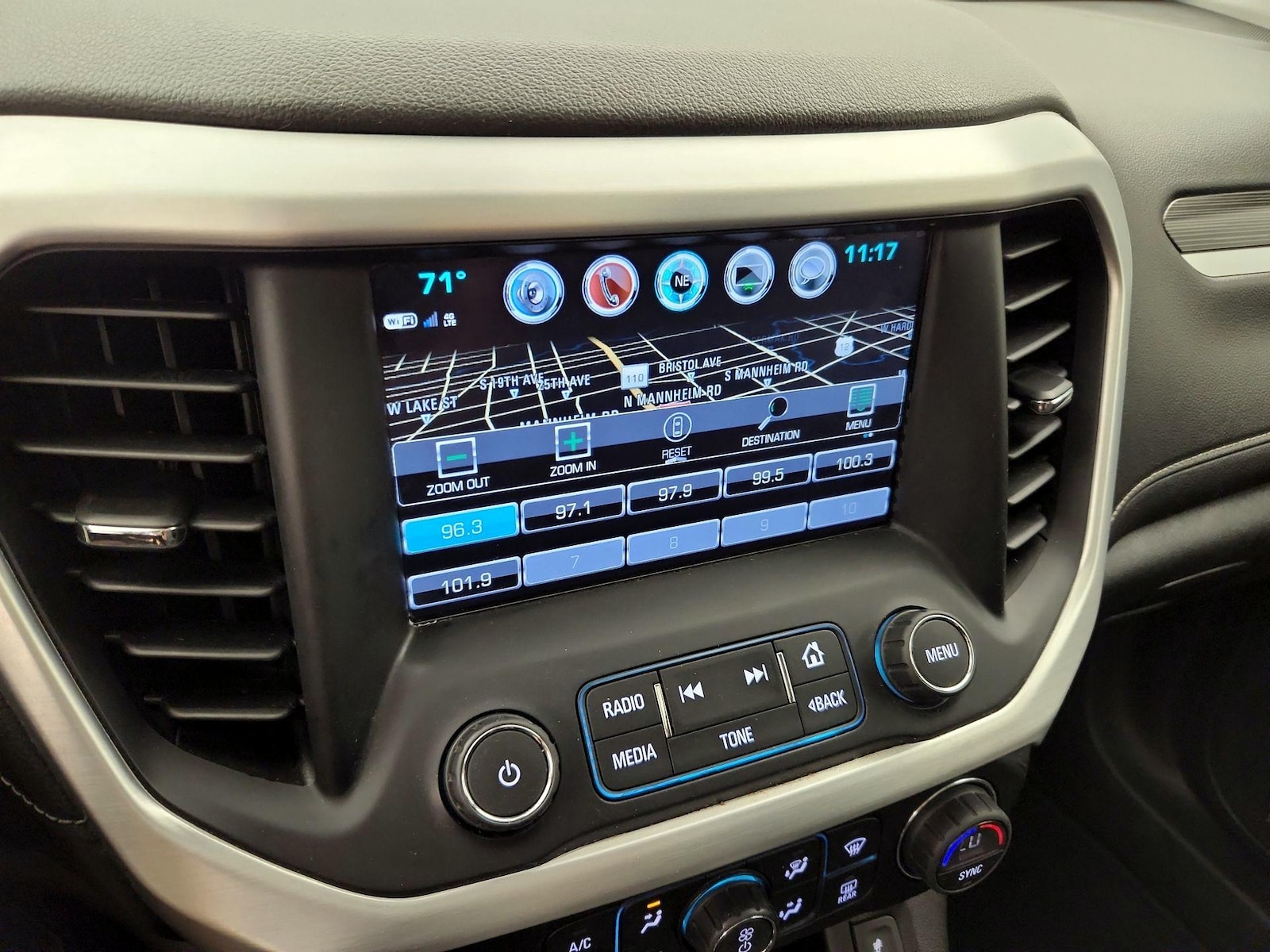 2018 GMC Acadia SLT-1 - Photo 15