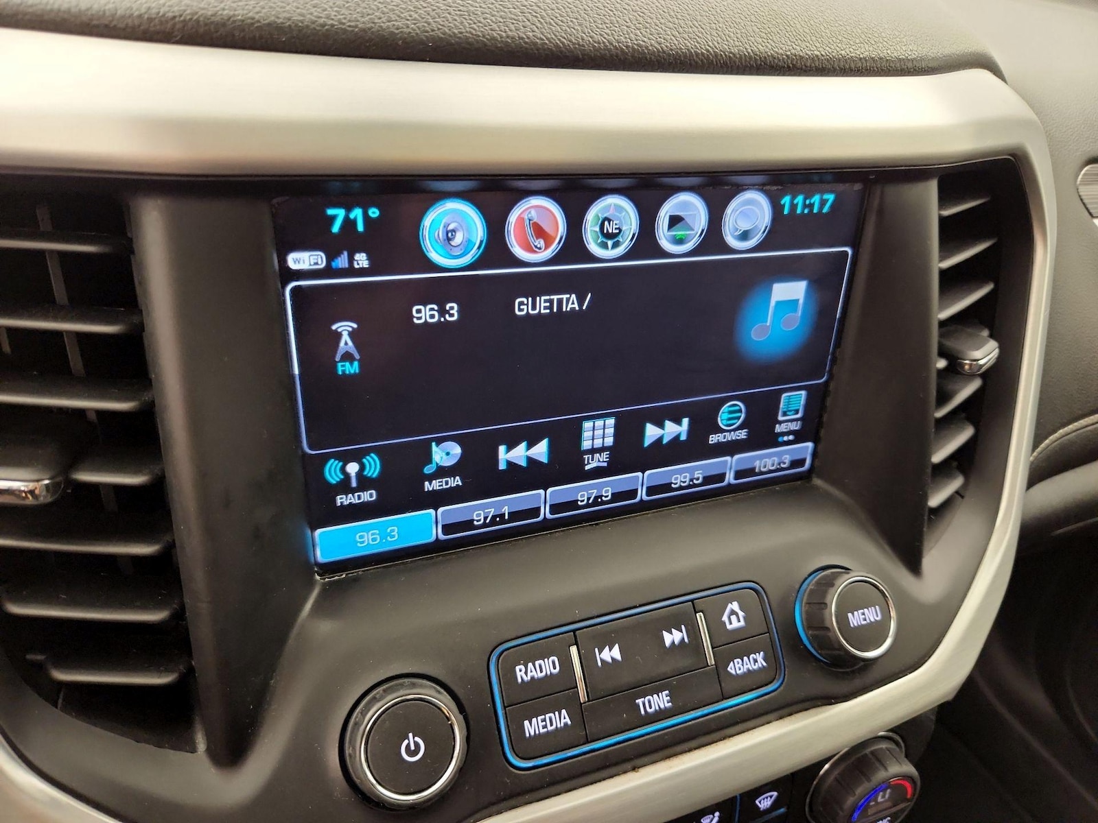2018 GMC Acadia SLT-1 - Photo 17