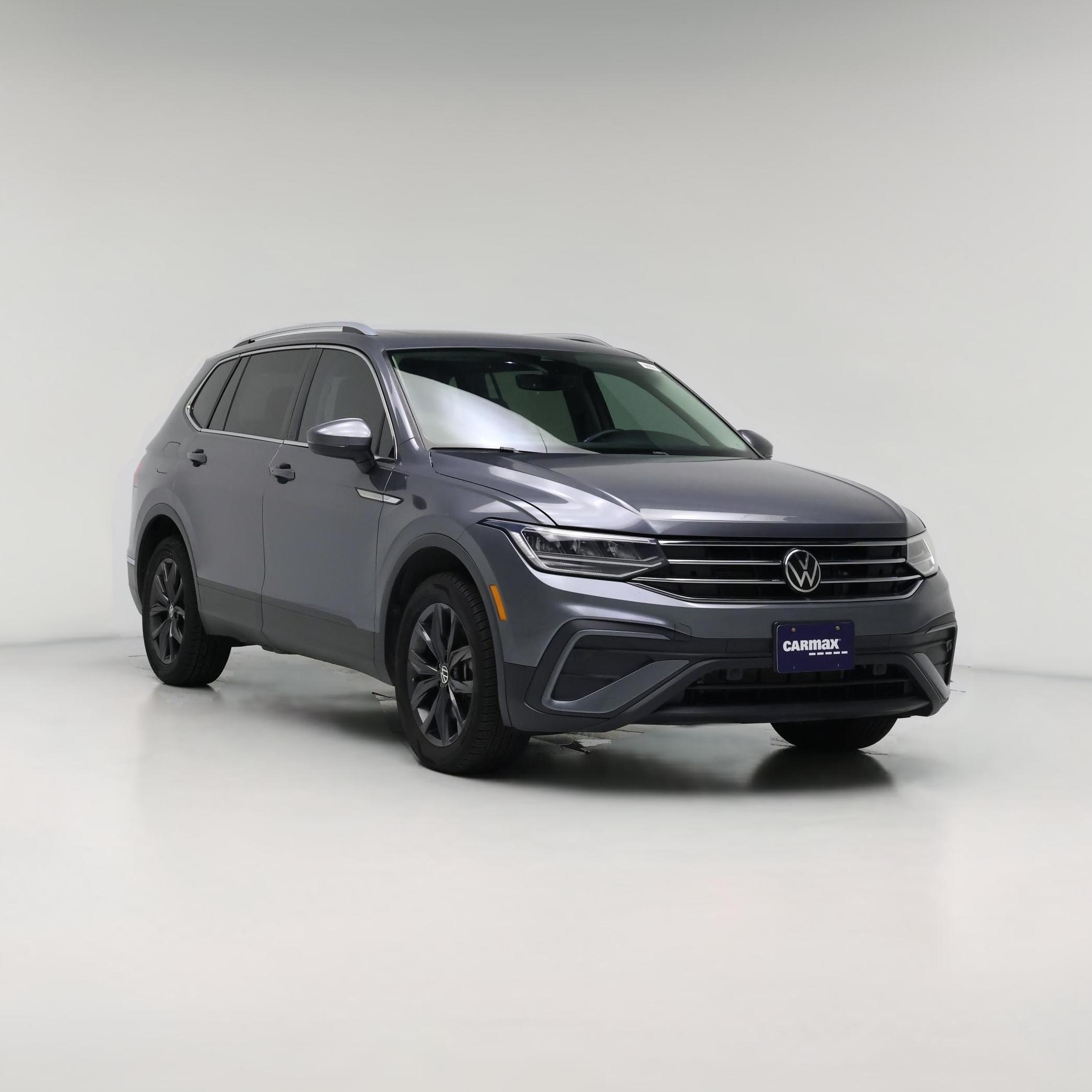 Thumbnail: 2023 Volkswagen Tiguan - 1
