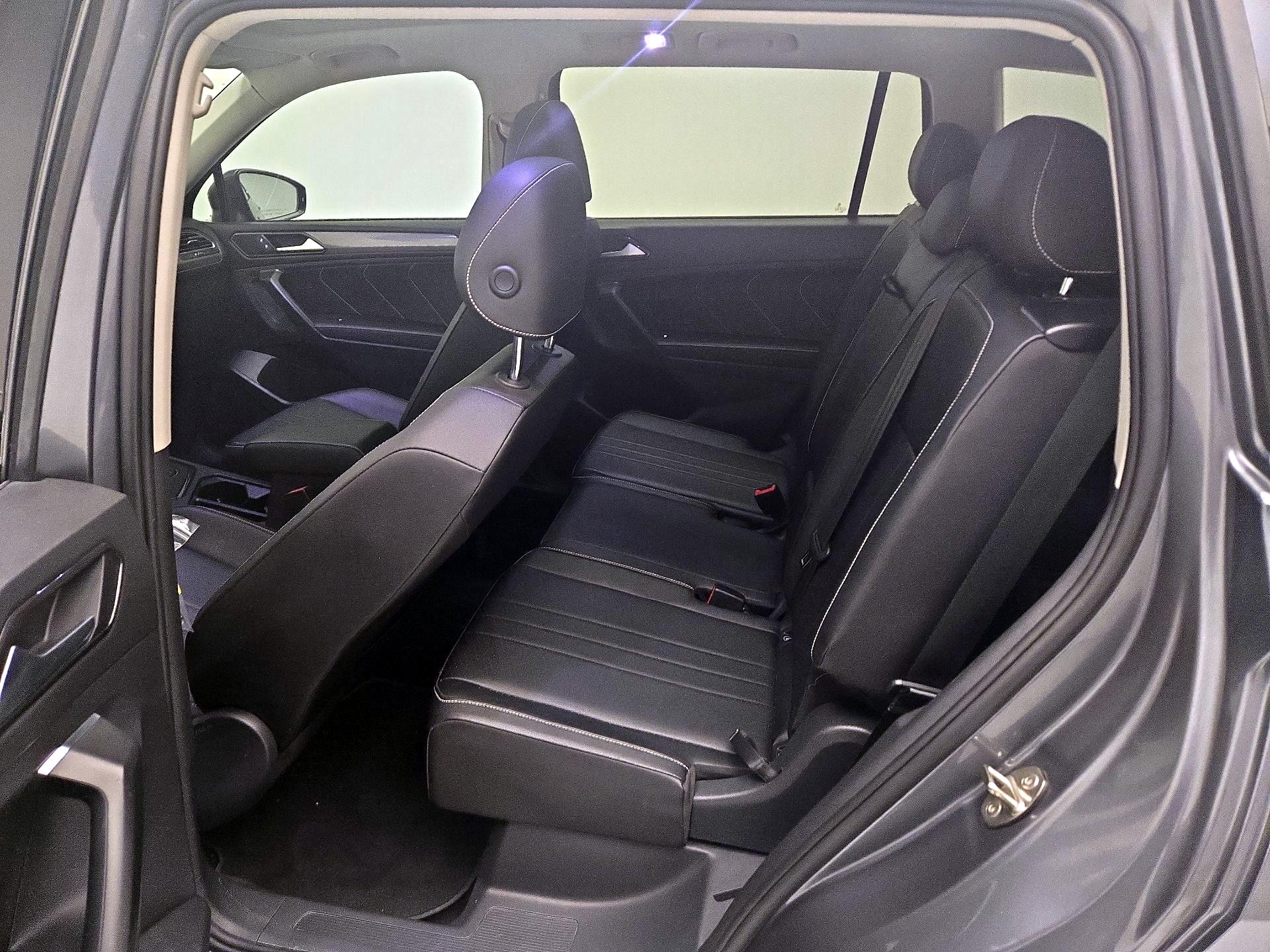 Thumbnail: 2023 Volkswagen Tiguan - 19