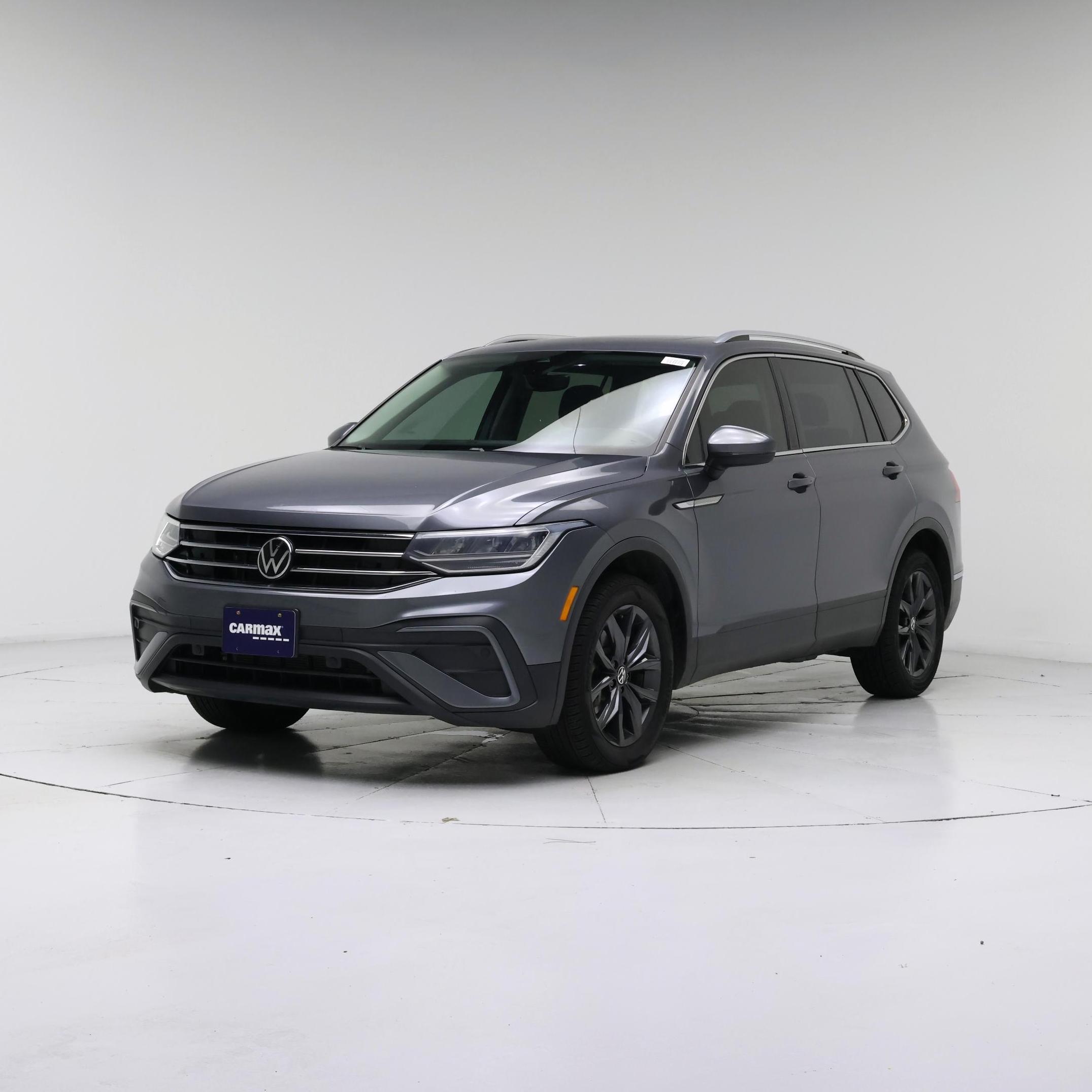 Thumbnail: 2023 Volkswagen Tiguan - 4