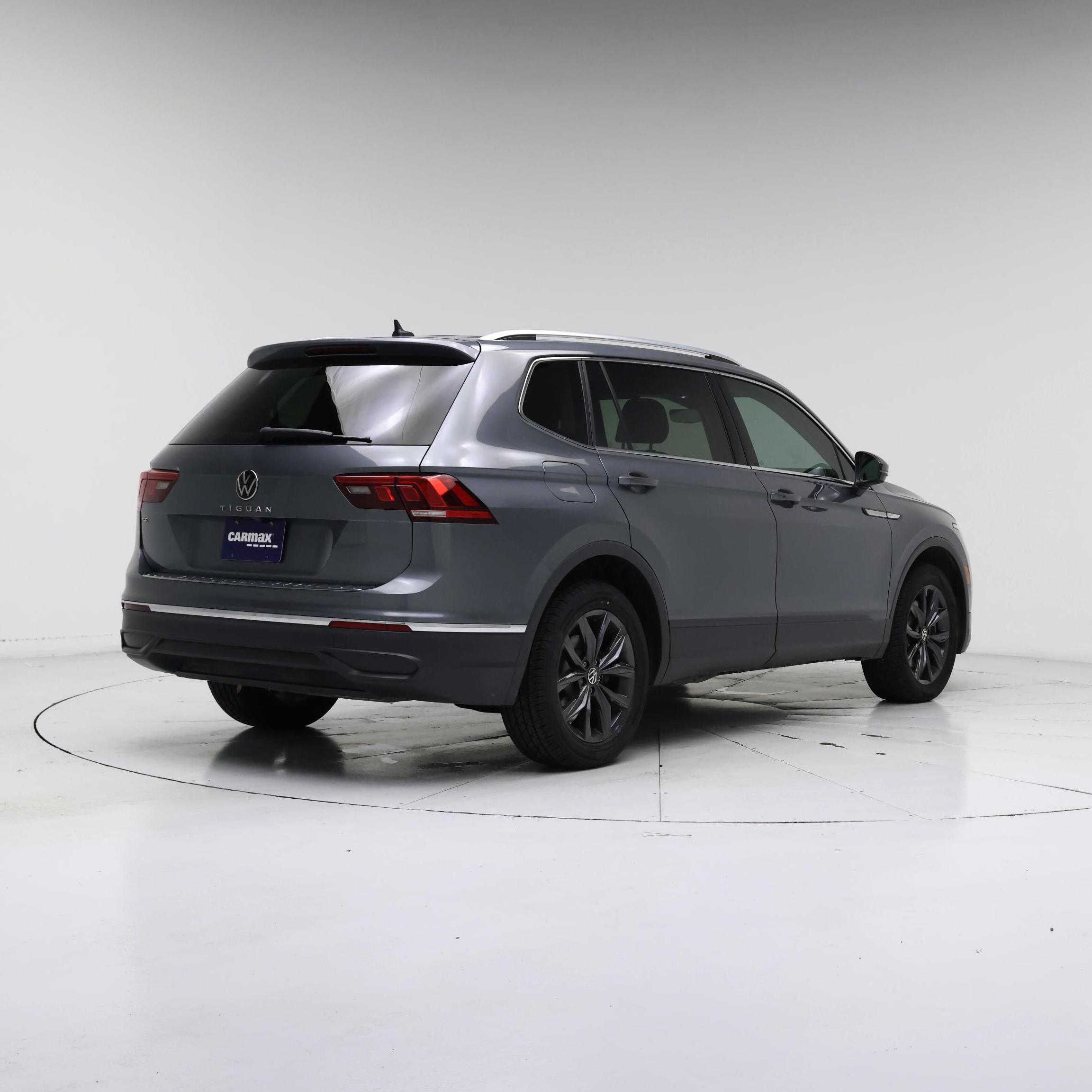 Thumbnail: 2023 Volkswagen Tiguan - 8