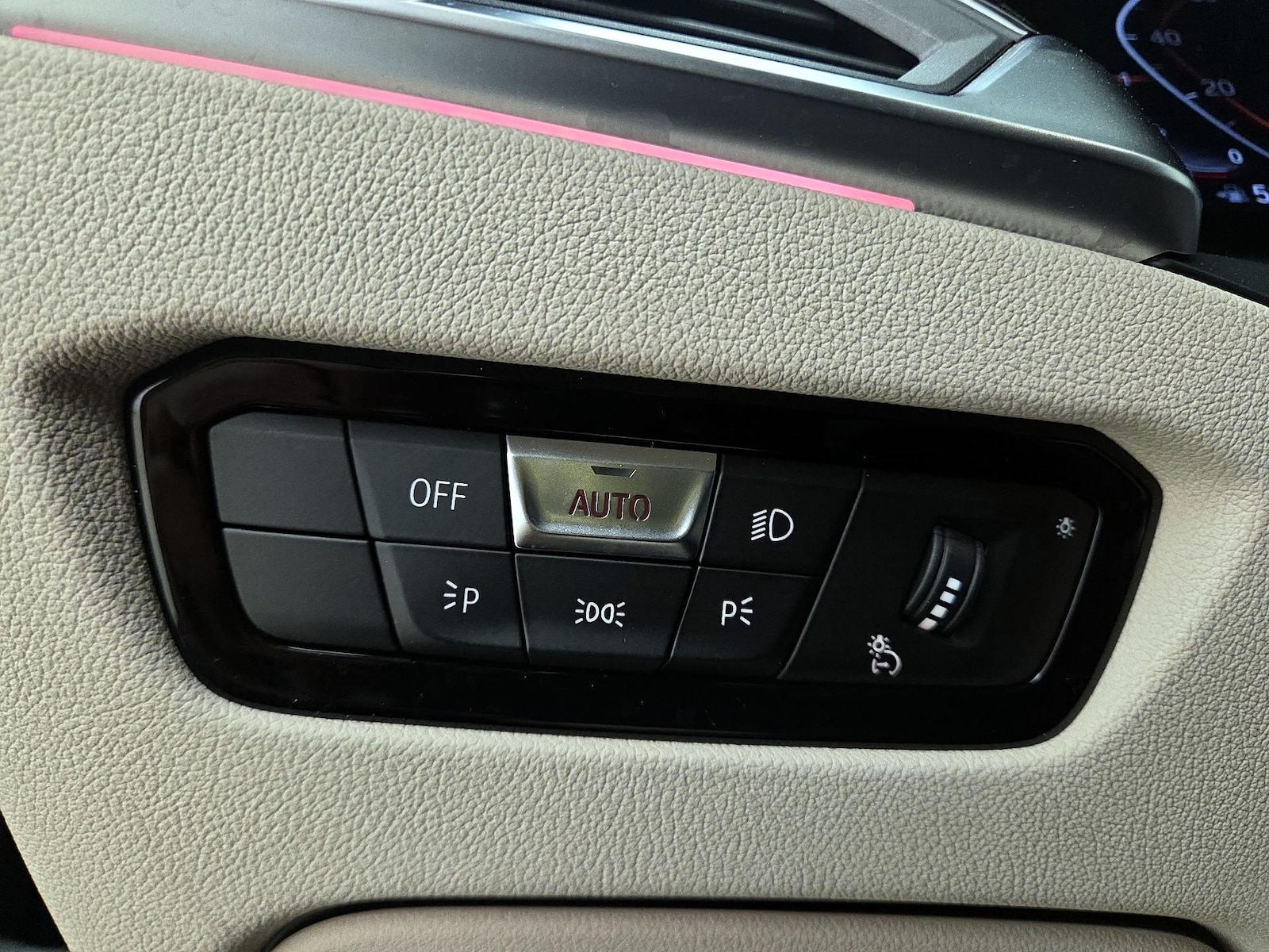 2021 BMW 3 Series 330i - Photo 14