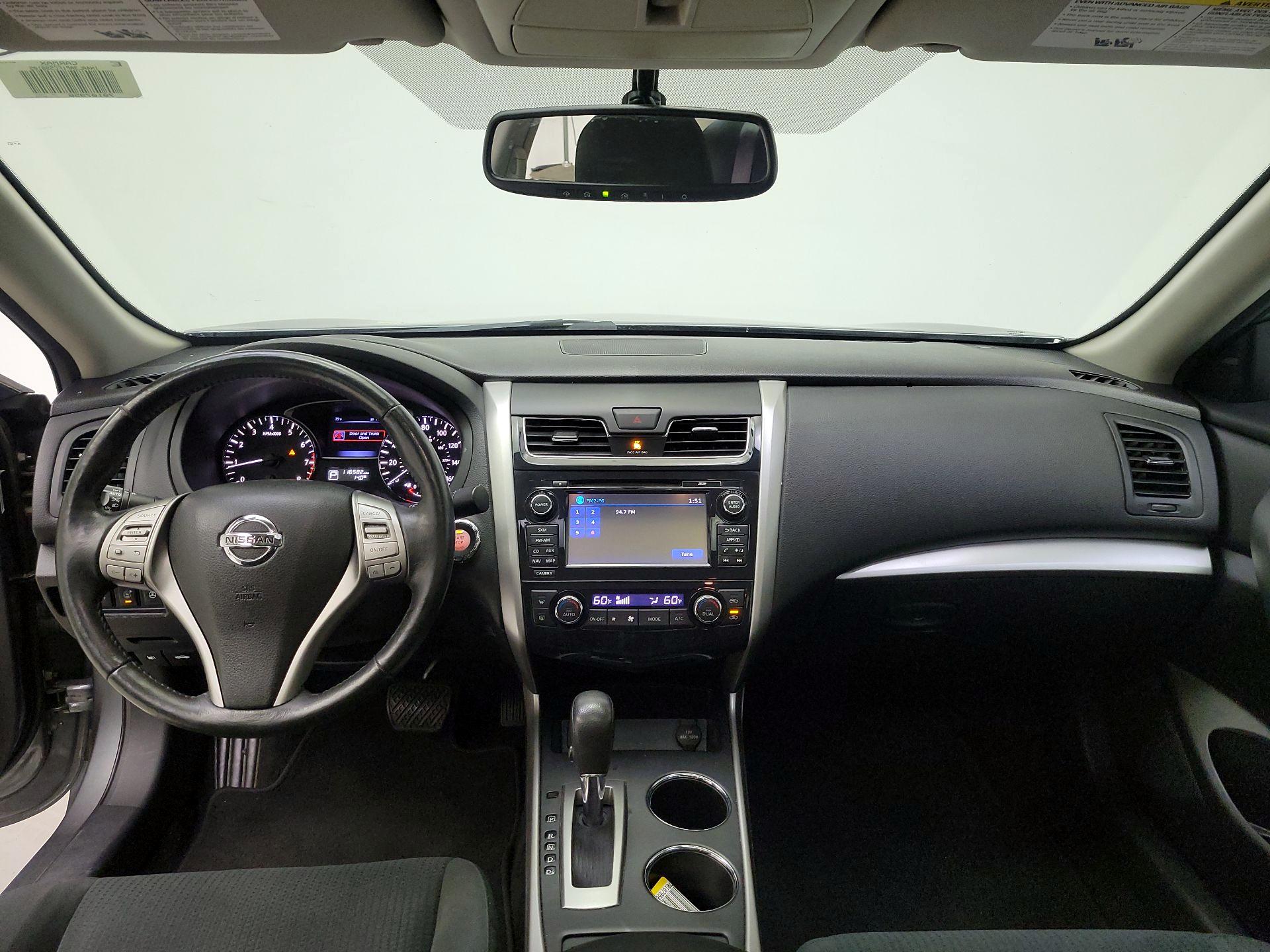 Thumbnail: 2015 Nissan Altima - 9