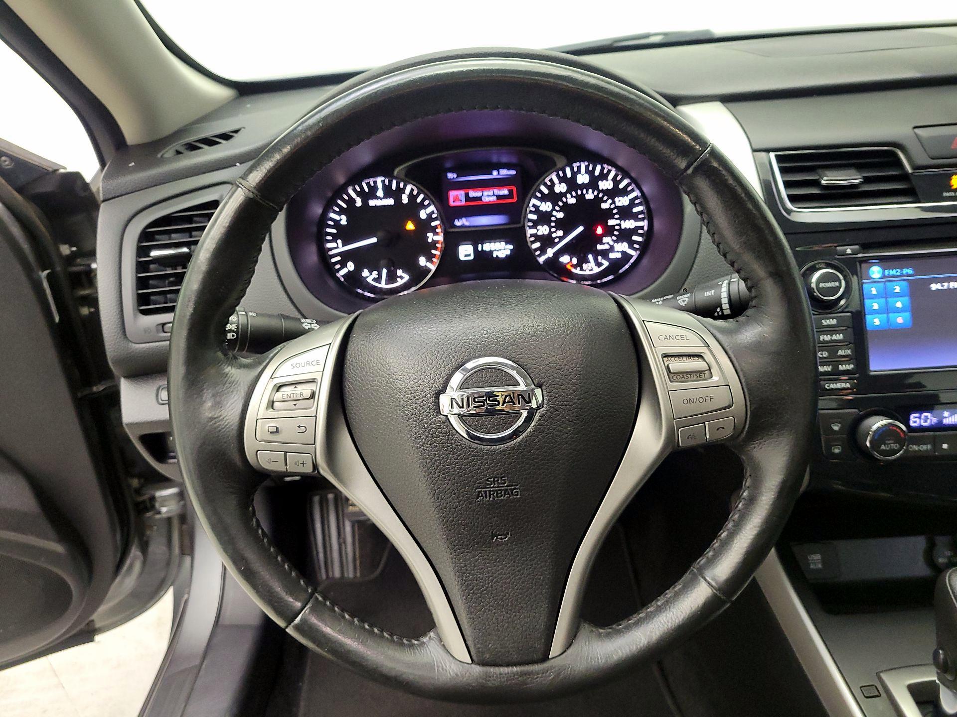 Thumbnail: 2015 Nissan Altima - 10