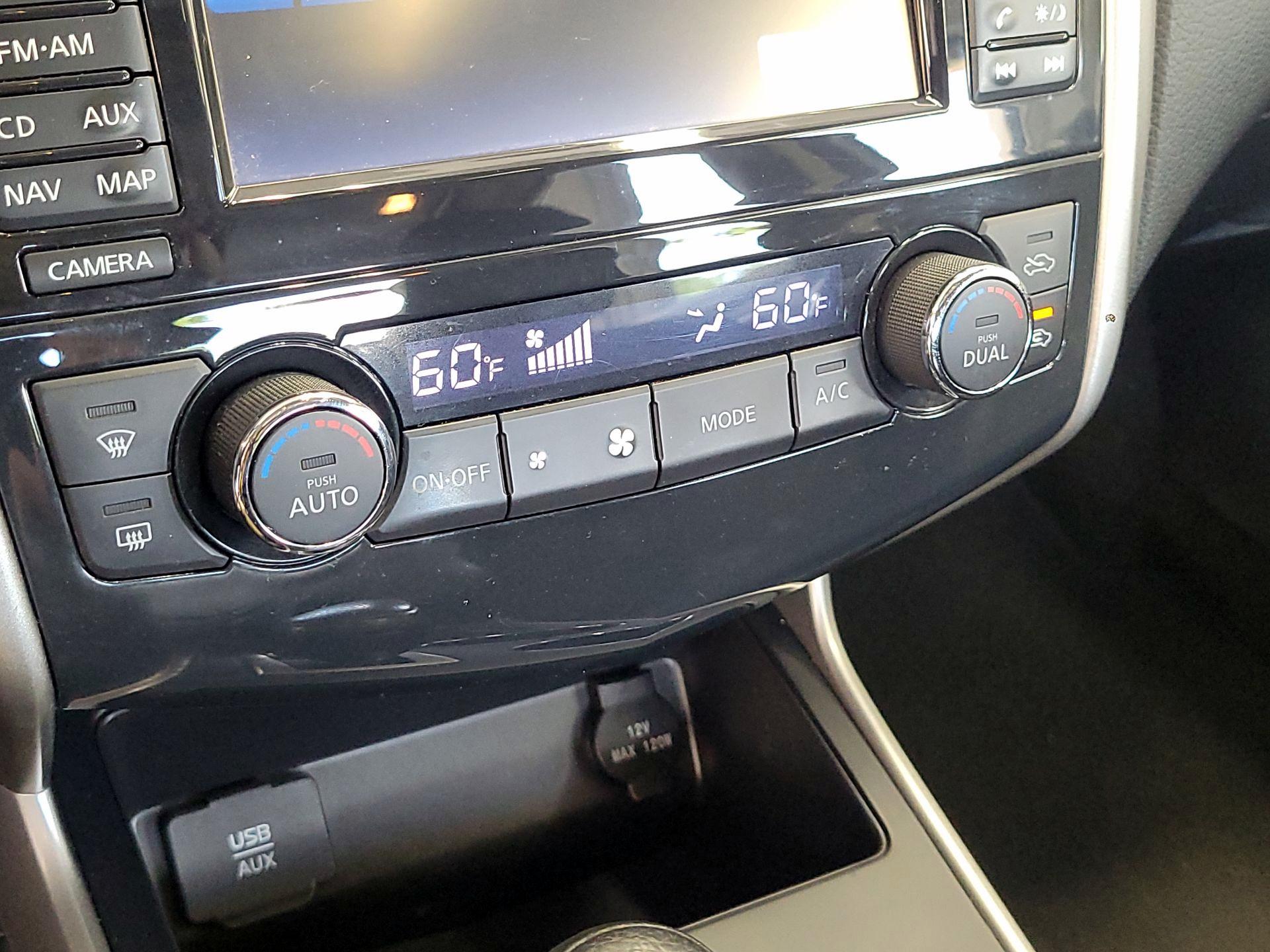 Thumbnail: 2015 Nissan Altima - 16