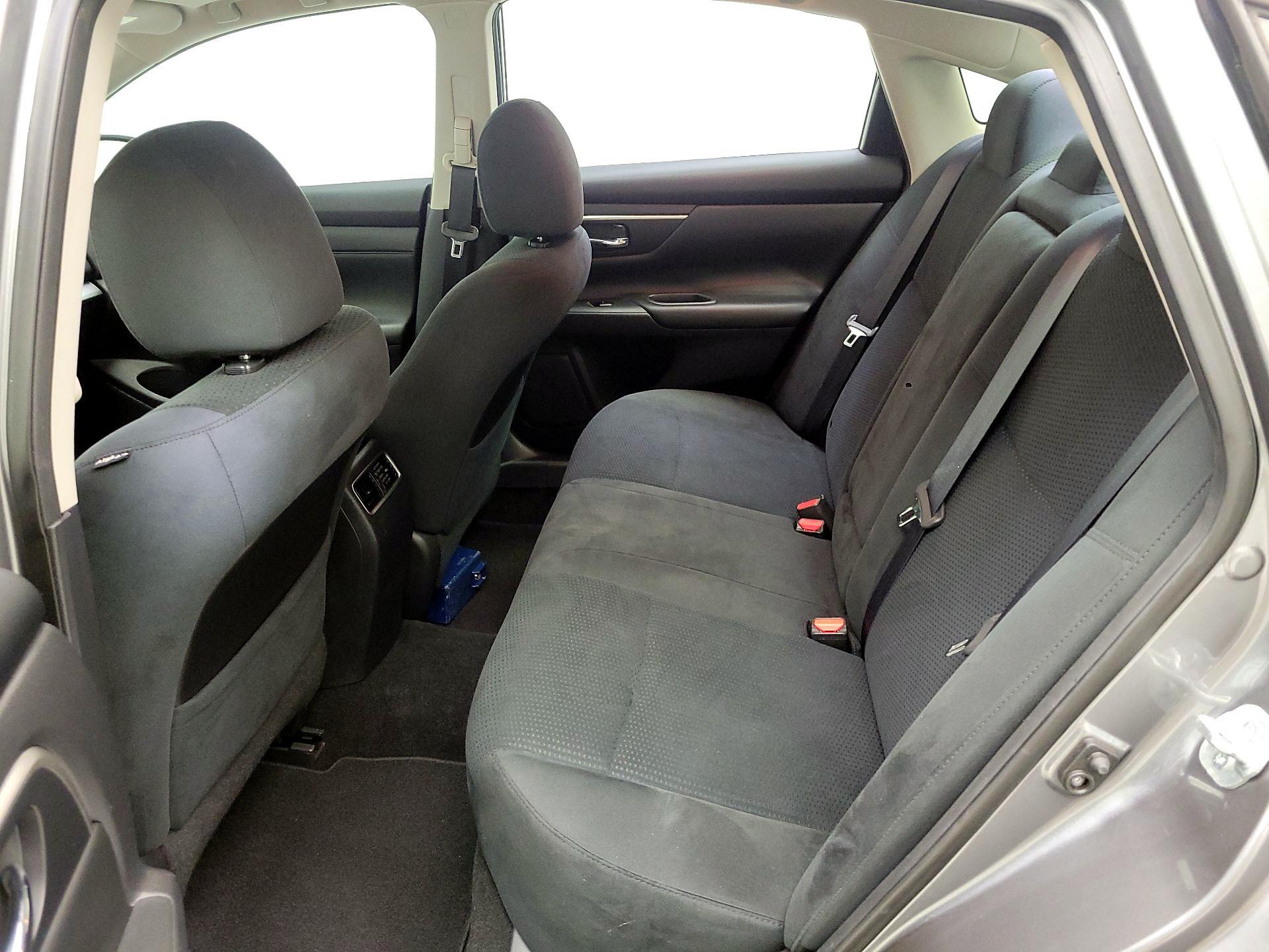 Thumbnail: 2015 Nissan Altima - 20
