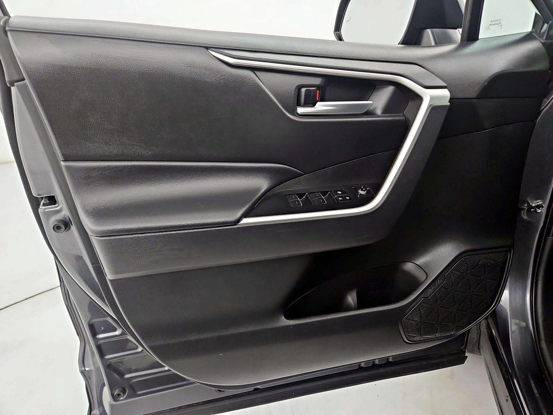 Thumbnail: 2023 Toyota RAV4 - 12