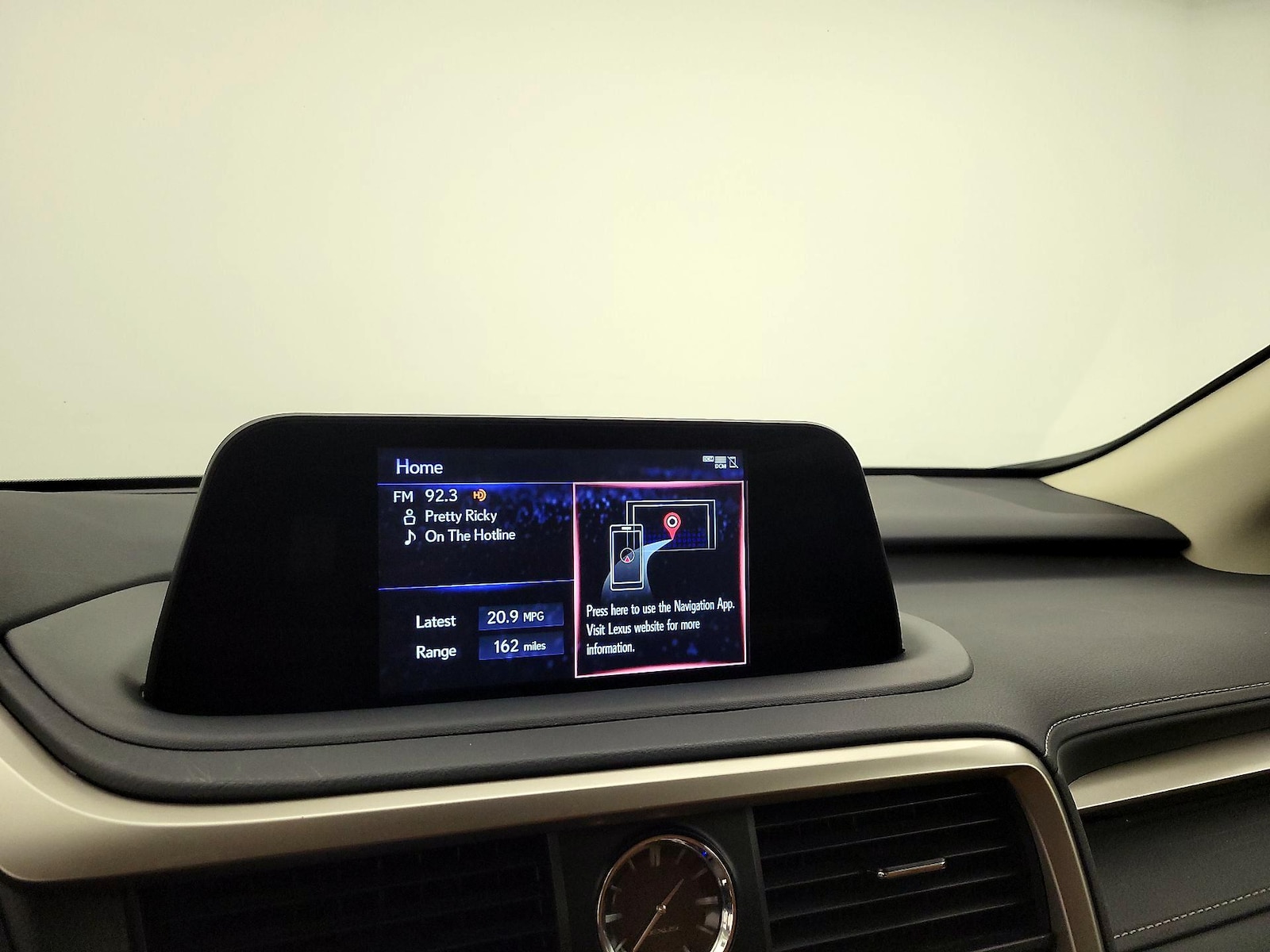 2022 Lexus RX 350 - Photo 16