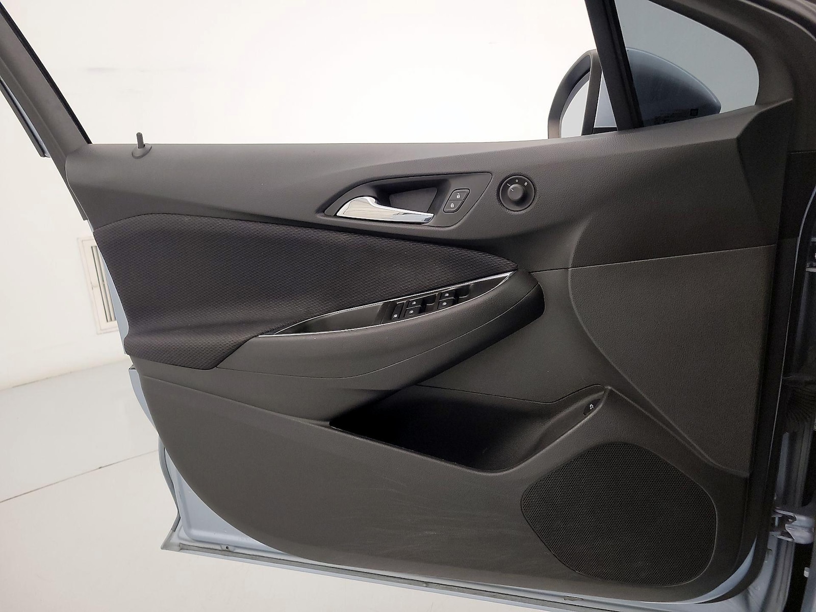2017 Chevrolet Cruze LS - Photo 13