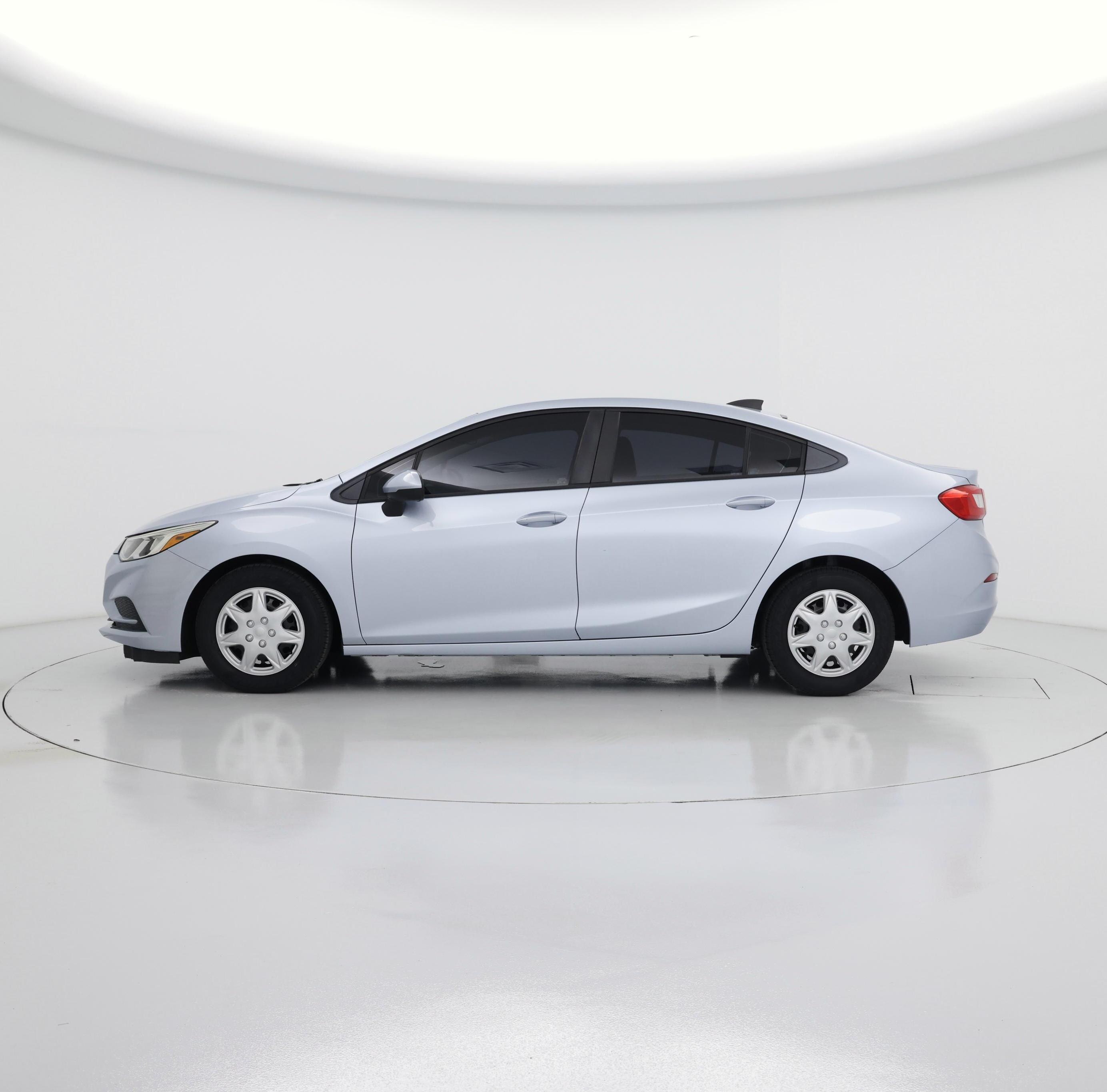 Thumbnail: 2017 Chevrolet Cruze - 3