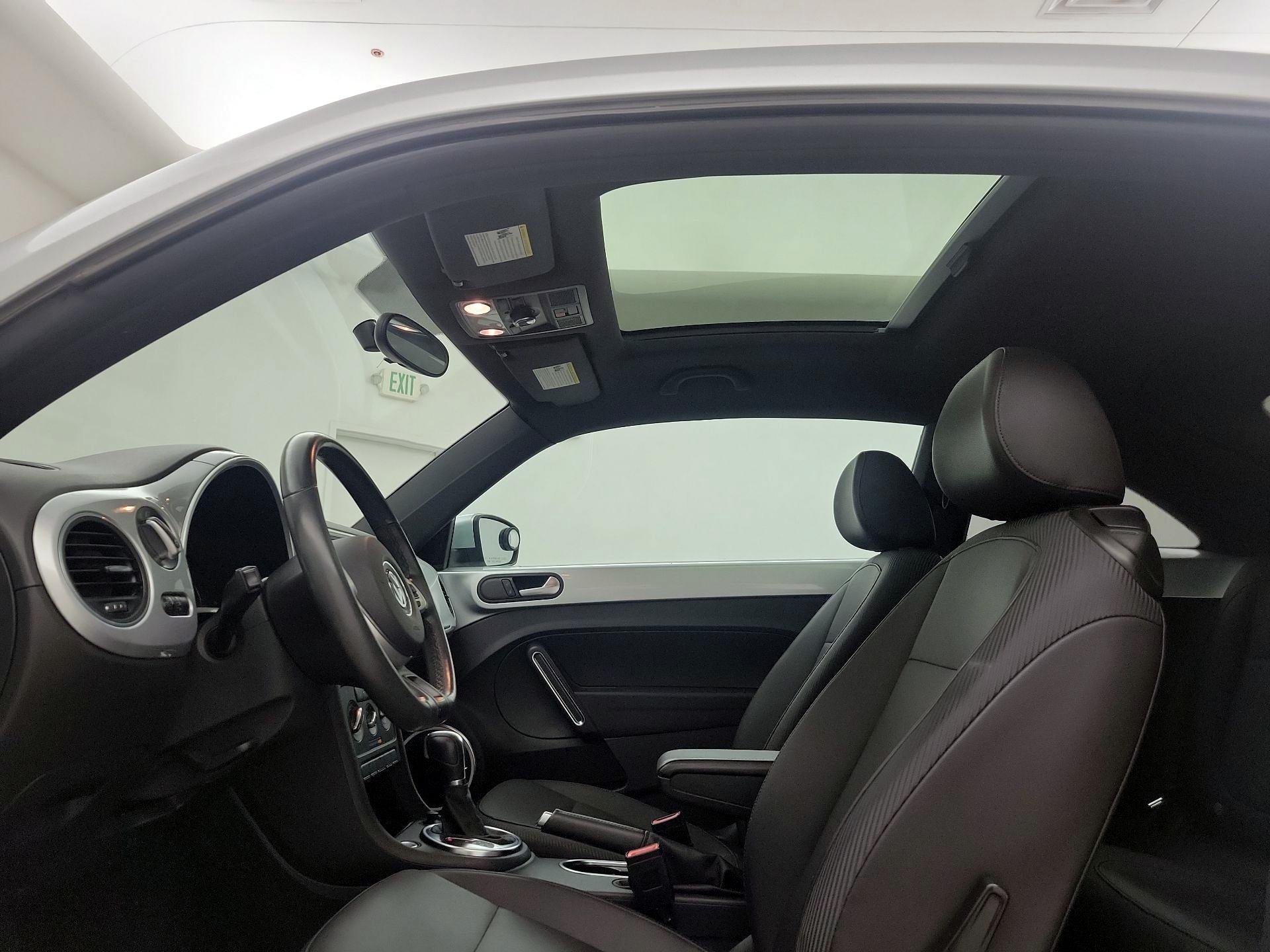 Thumbnail: 2014 Volkswagen Beetle - 18