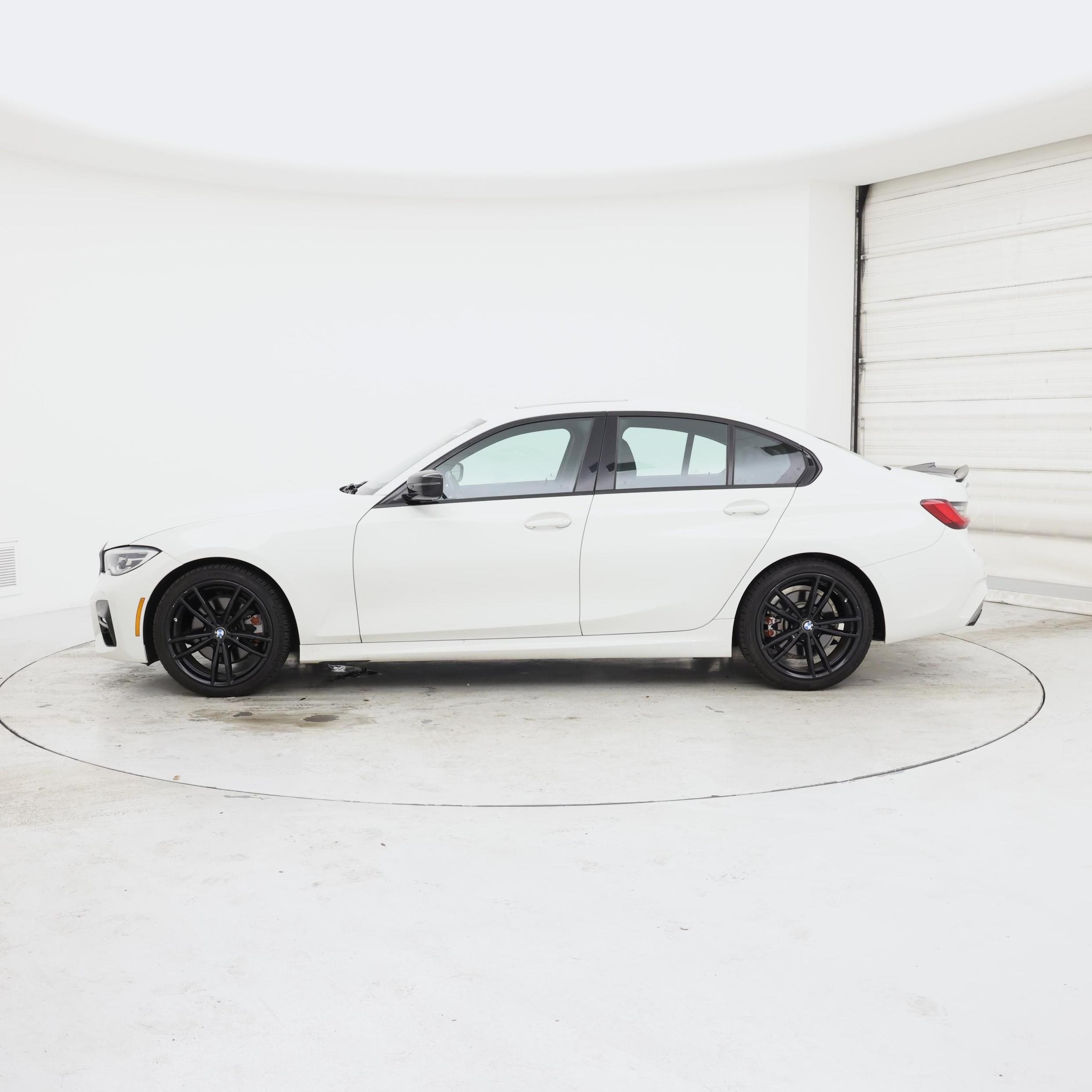 Thumbnail: 2021 BMW 3 Series - 3