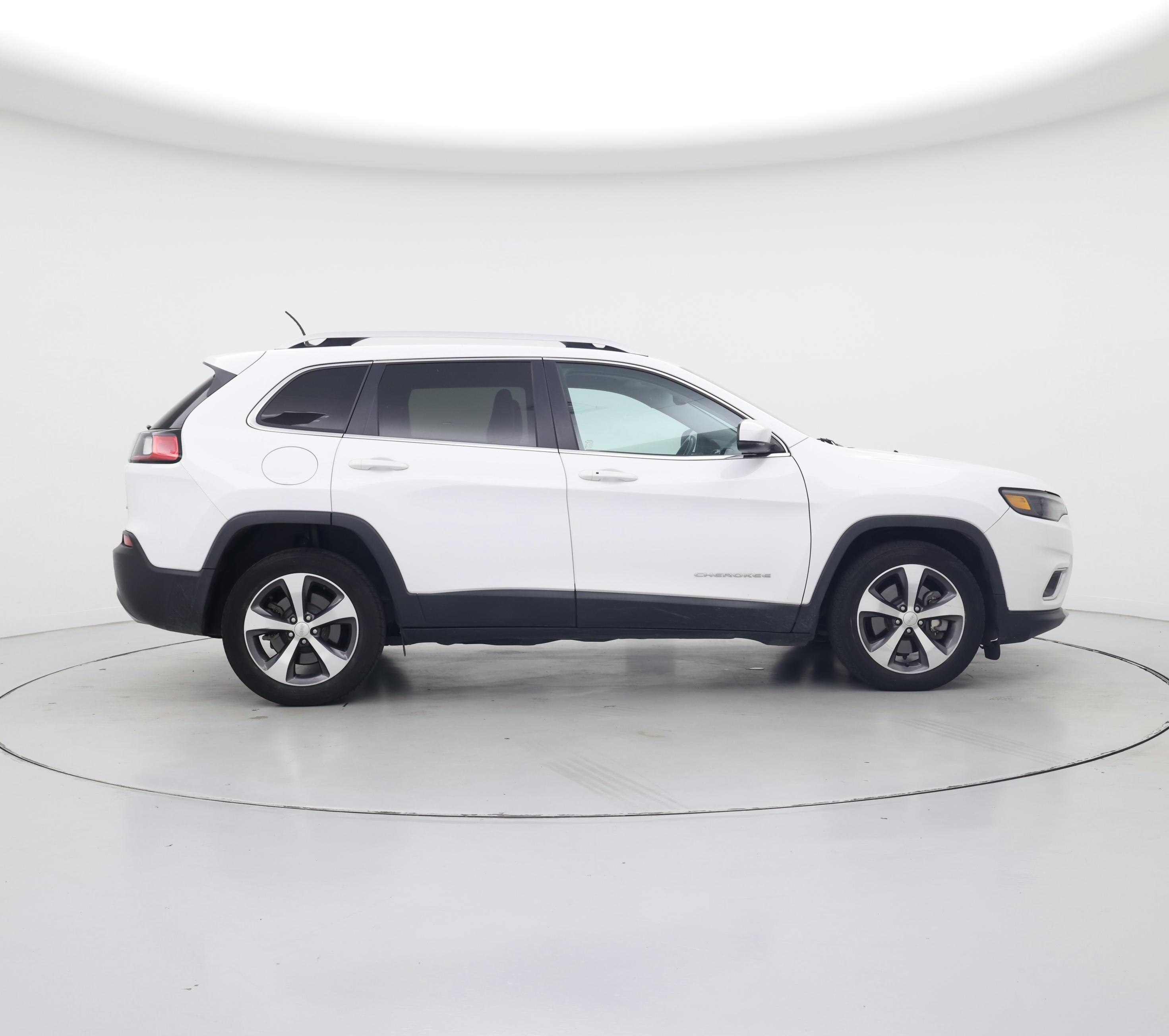 Thumbnail: 2019 Jeep Cherokee - 7