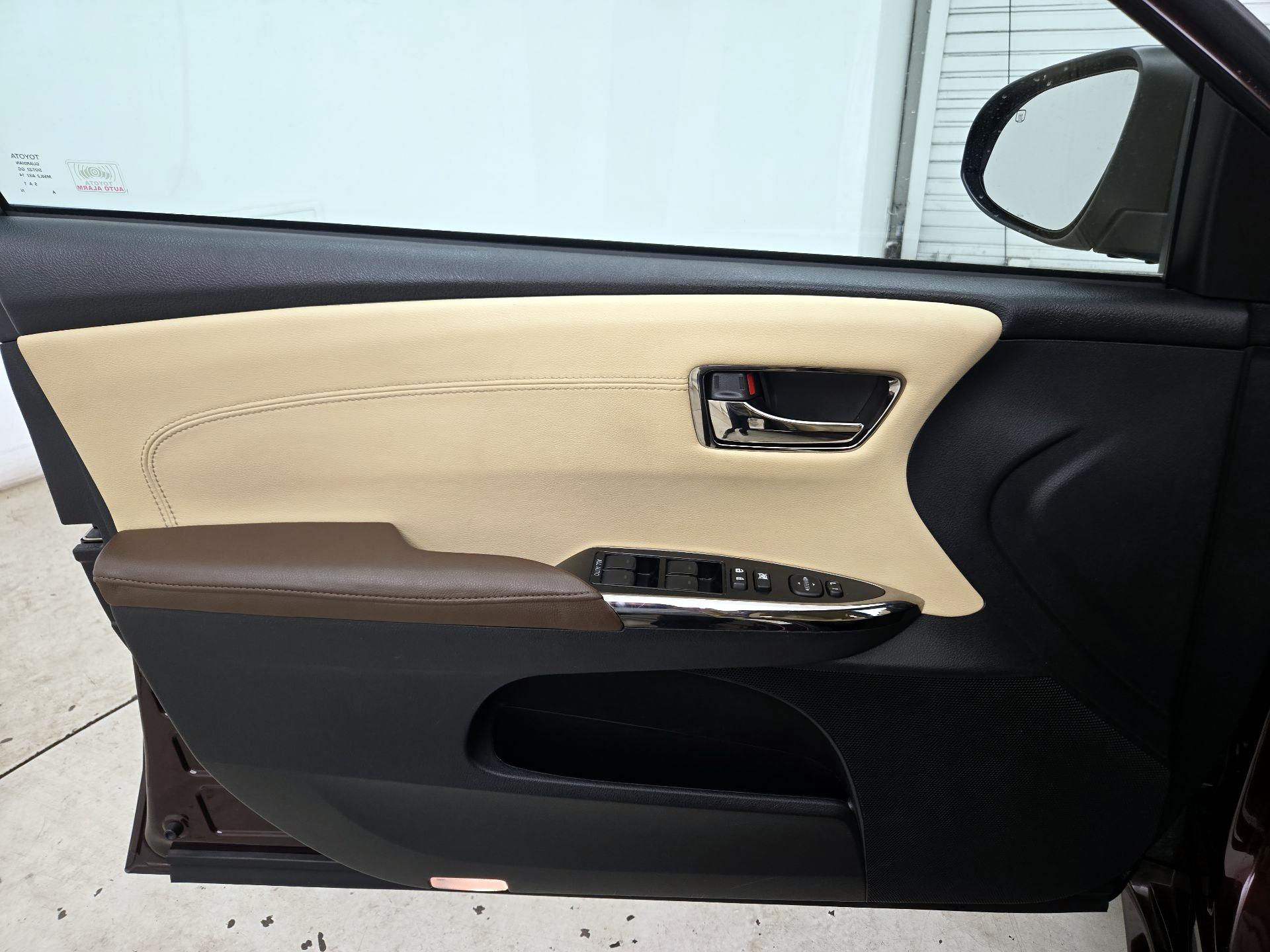 Thumbnail: 2014 Toyota Avalon - 12