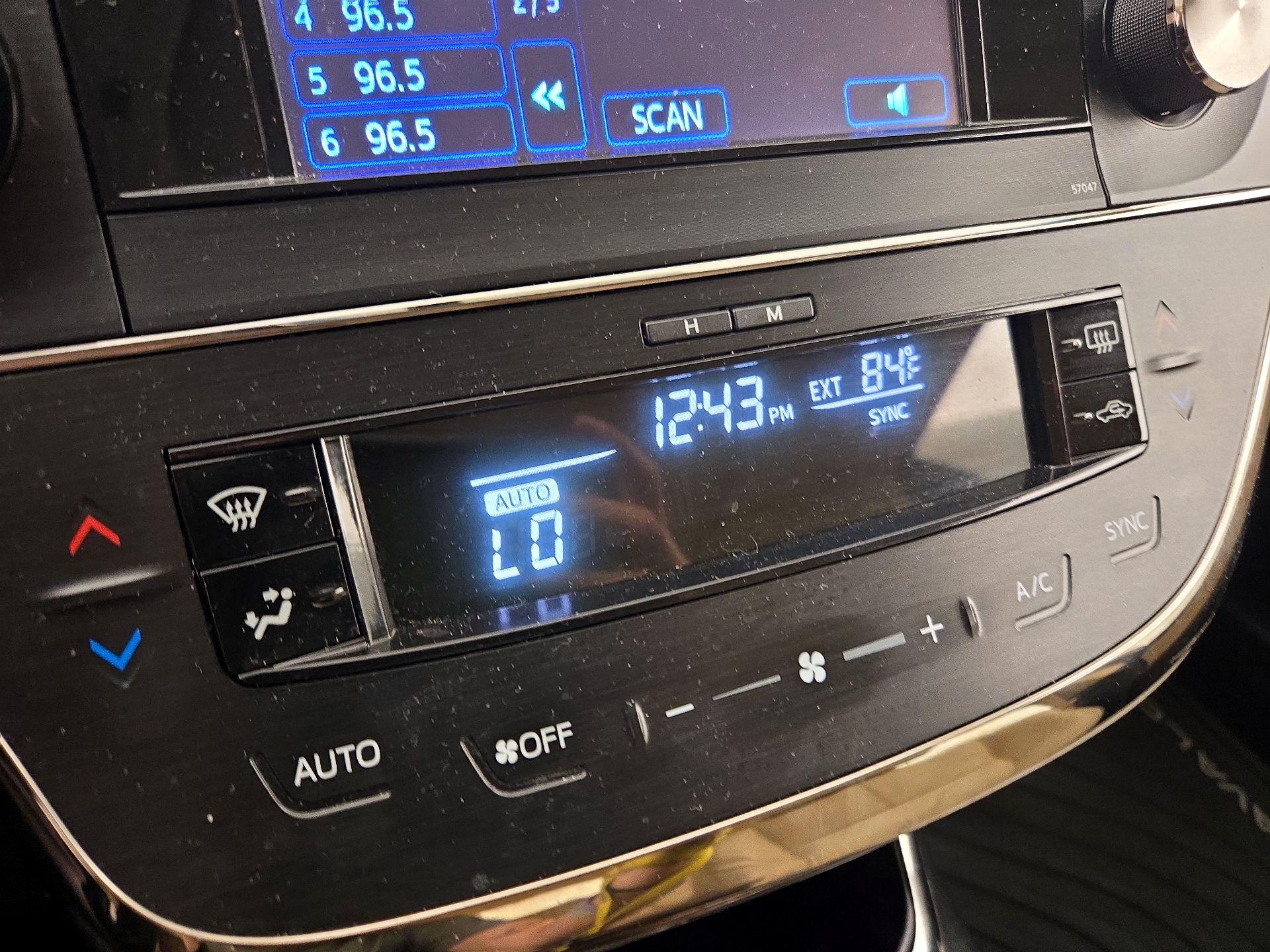 Thumbnail: 2014 Toyota Avalon - 15