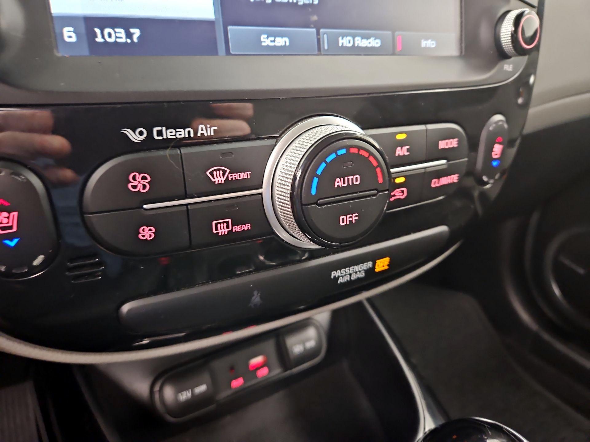 Thumbnail: 2017 Kia Soul - 17