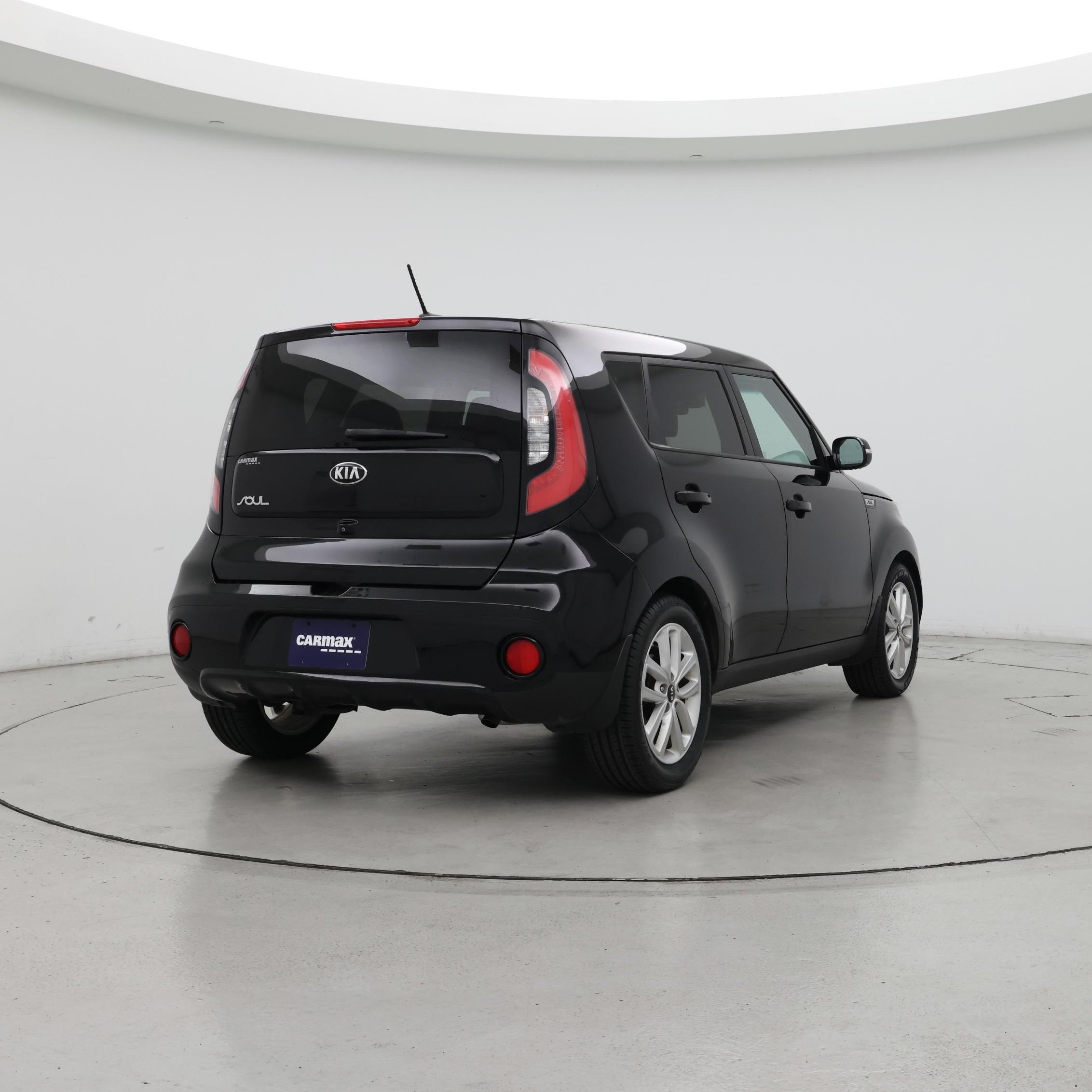 Thumbnail: 2017 Kia Soul - 8