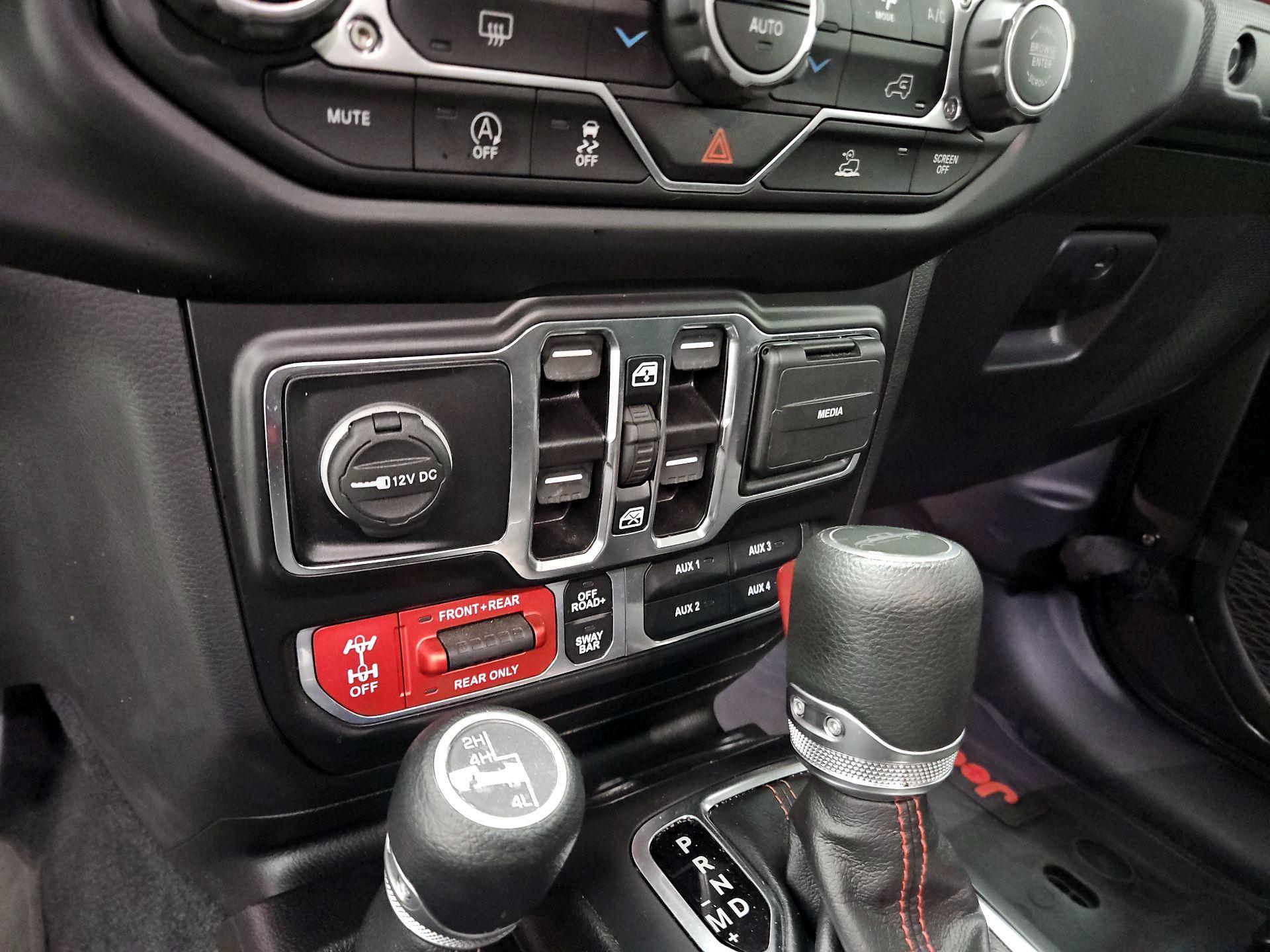 Thumbnail: 2021 Jeep Gladiator - 18