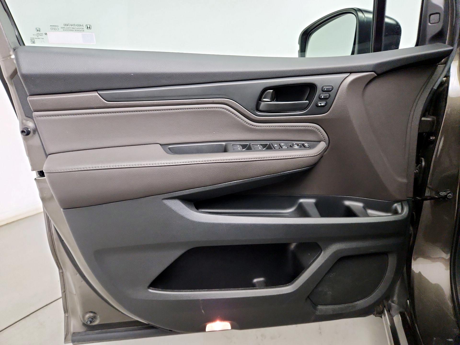 Thumbnail: 2018 Honda Odyssey - 12