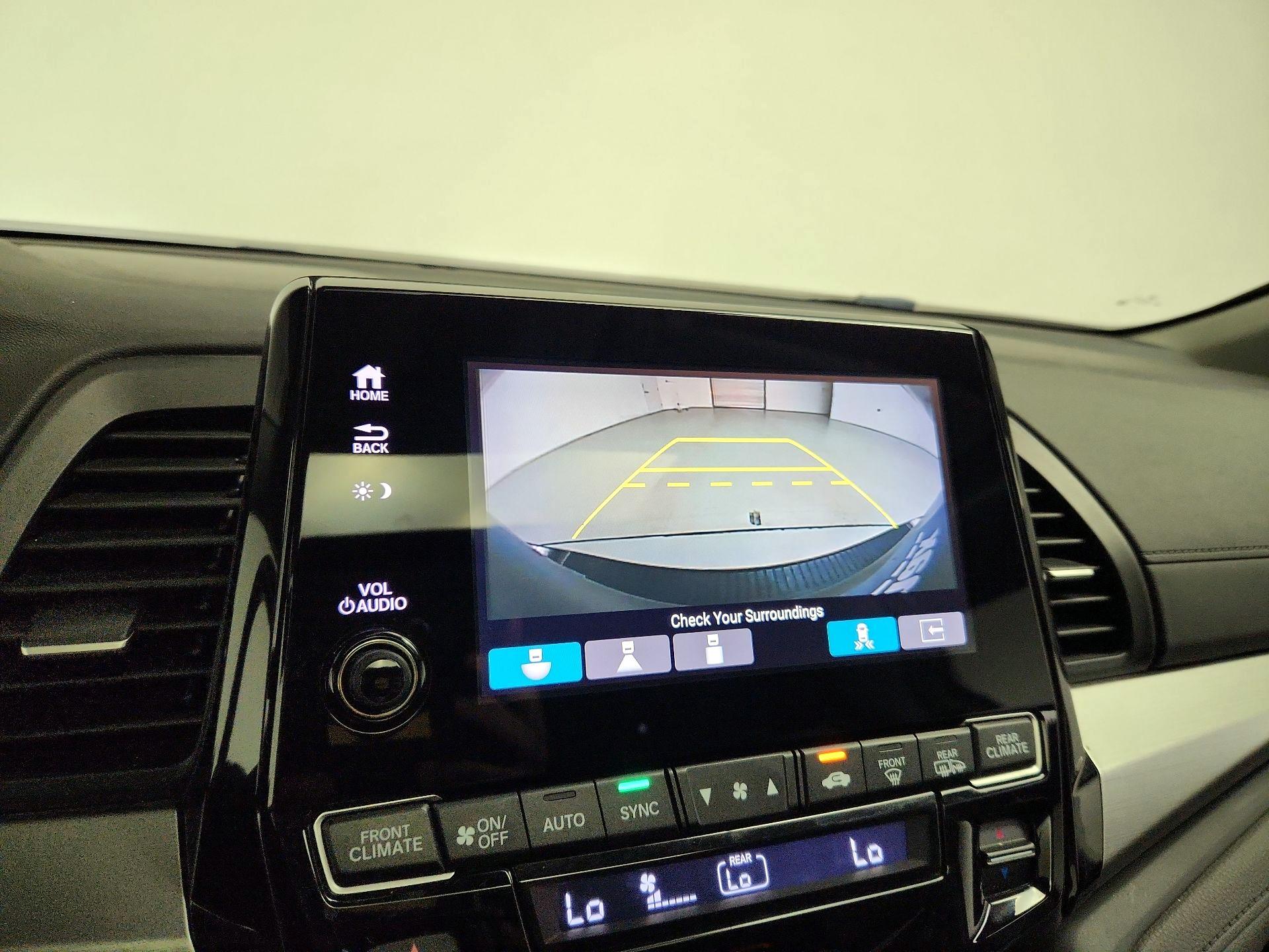 Thumbnail: 2018 Honda Odyssey - 15
