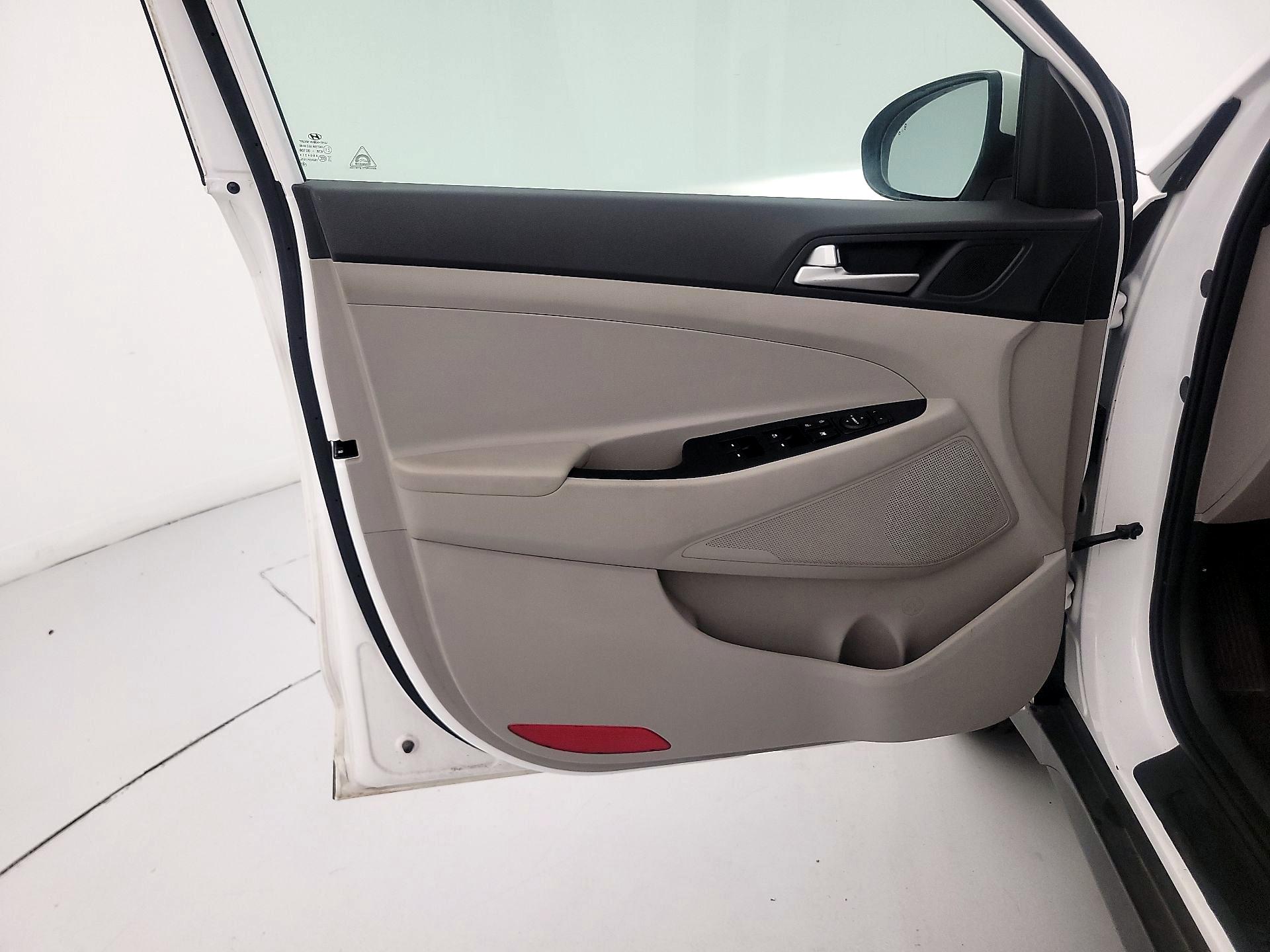 Thumbnail: 2019 Hyundai Tucson - 12