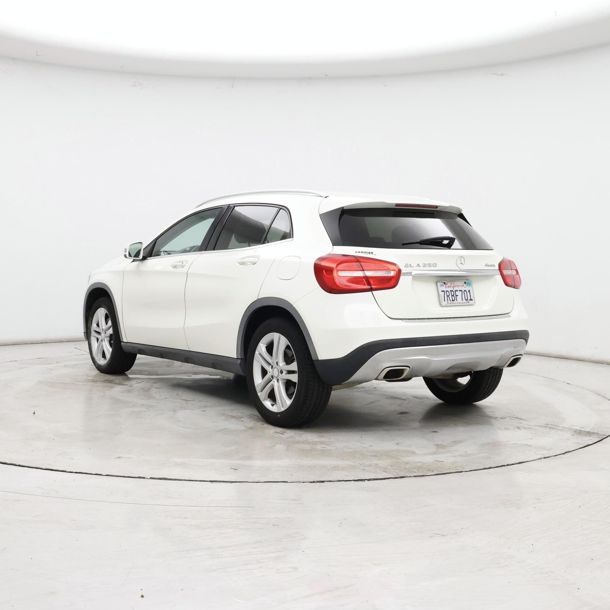 Thumbnail: 2015 Mercedes-Benz GLA - 2