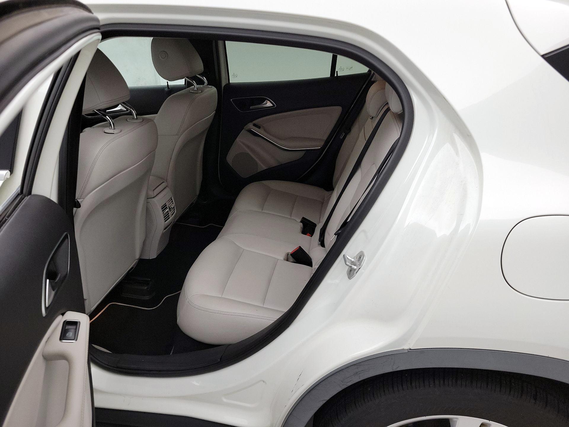 Thumbnail: 2015 Mercedes-Benz GLA - 19
