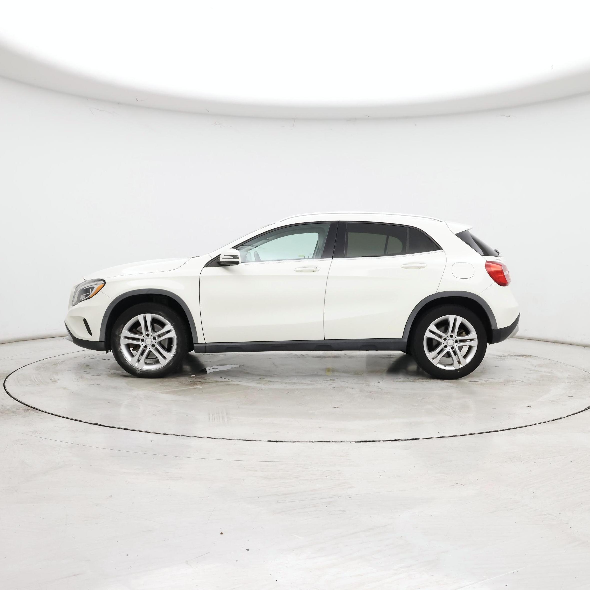 Thumbnail: 2015 Mercedes-Benz GLA - 3