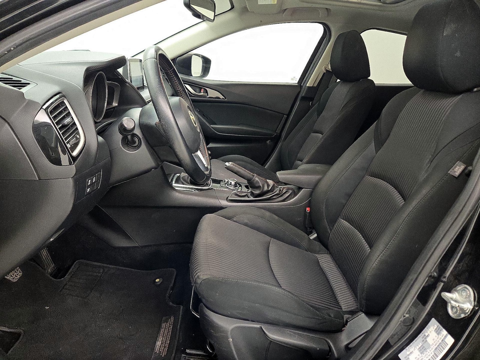 2016 Mazda MAZDA3 i Touring - Photo 12