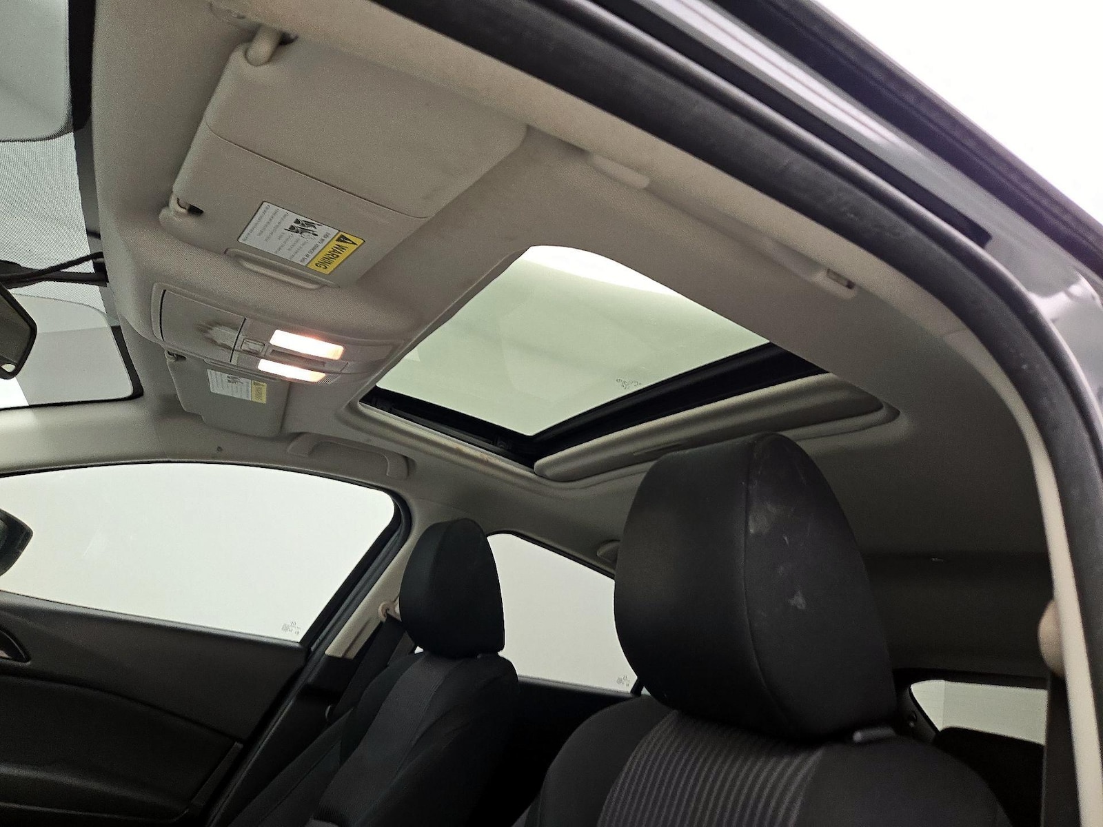 2016 Mazda MAZDA3 i Touring - Photo 20