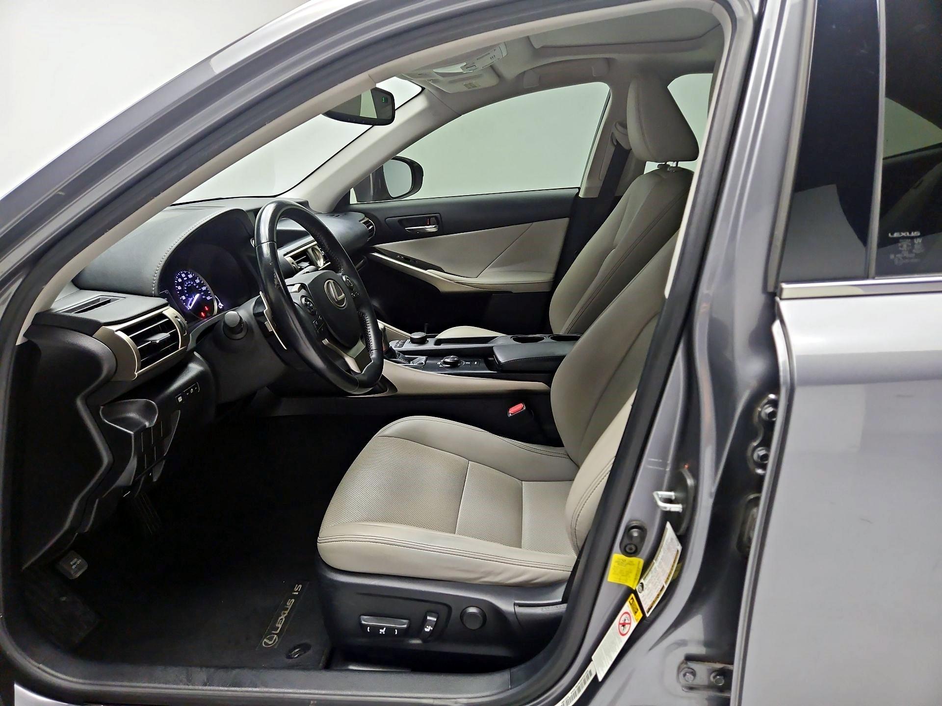 Thumbnail: 2014 Lexus IS - 9