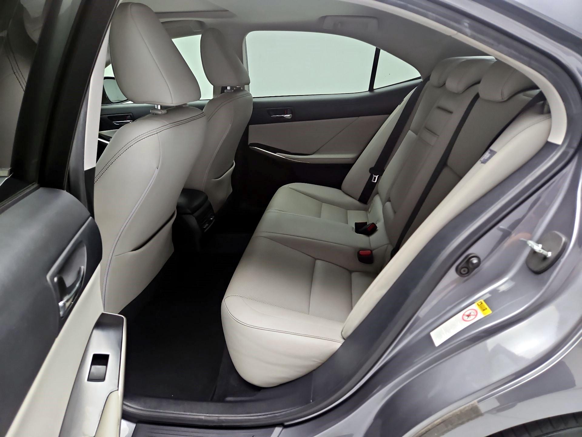Thumbnail: 2014 Lexus IS - 18