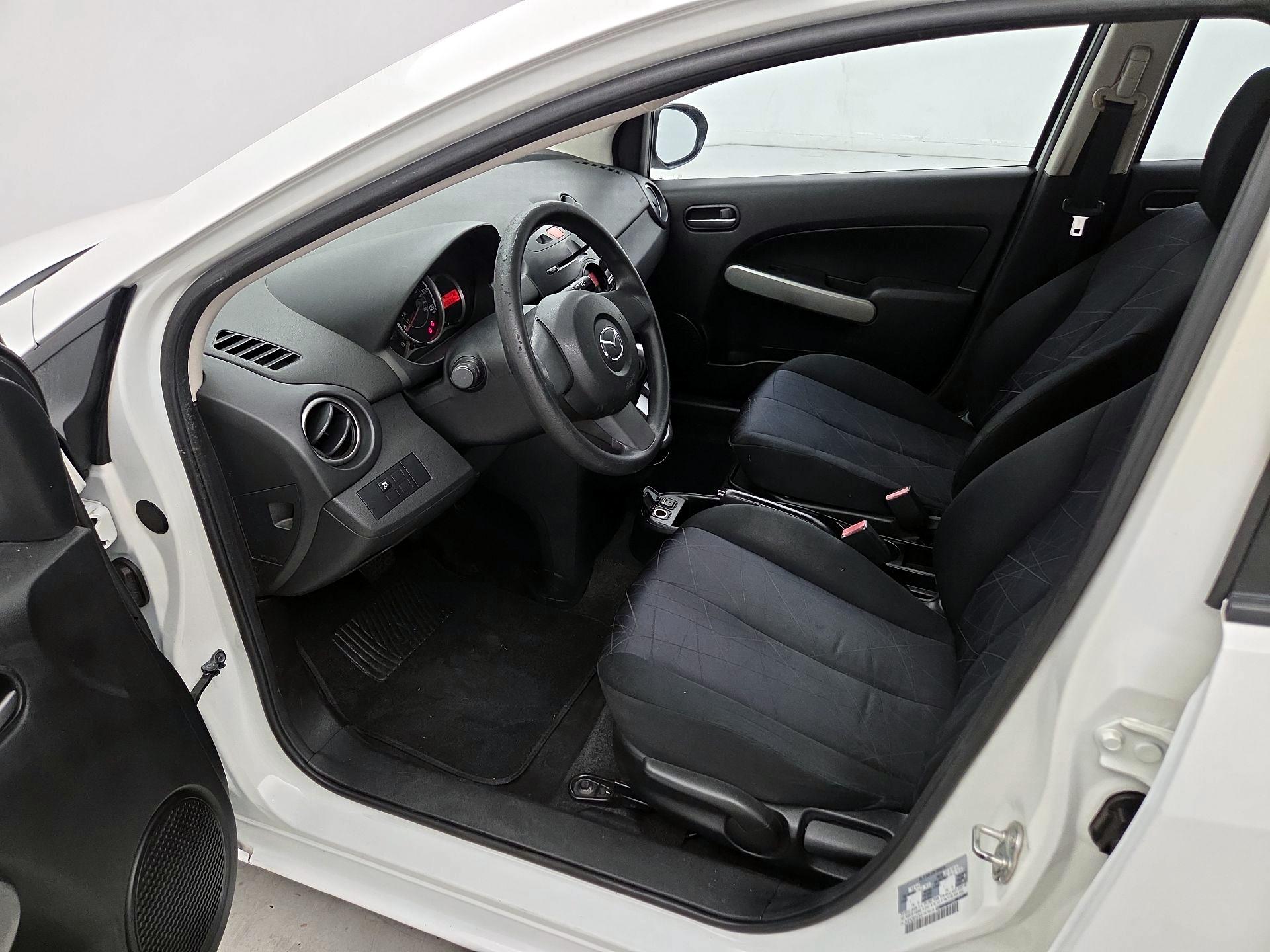 Thumbnail: 2014 Mazda Mazda2 - 11