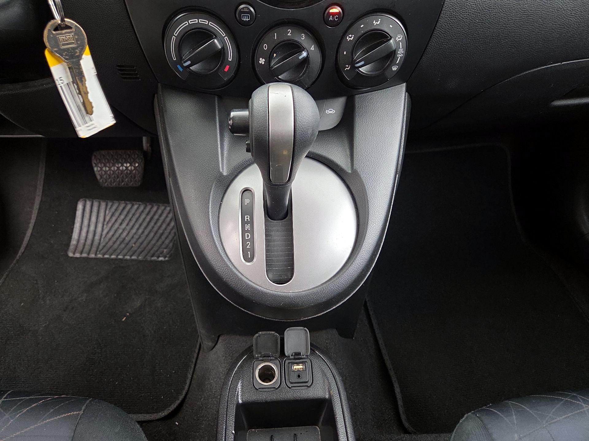 Thumbnail: 2014 Mazda Mazda2 - 16