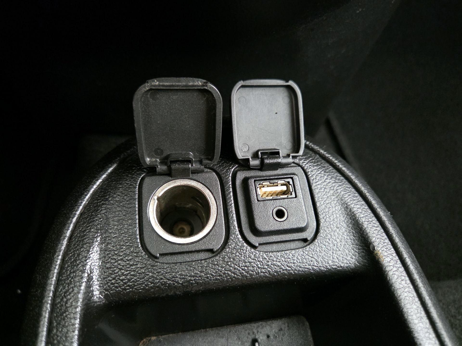 Thumbnail: 2014 Mazda Mazda2 - 17