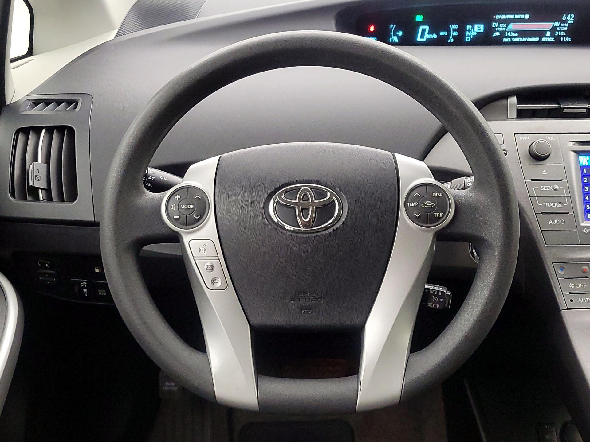 Thumbnail: 2014 Toyota Prius - 10
