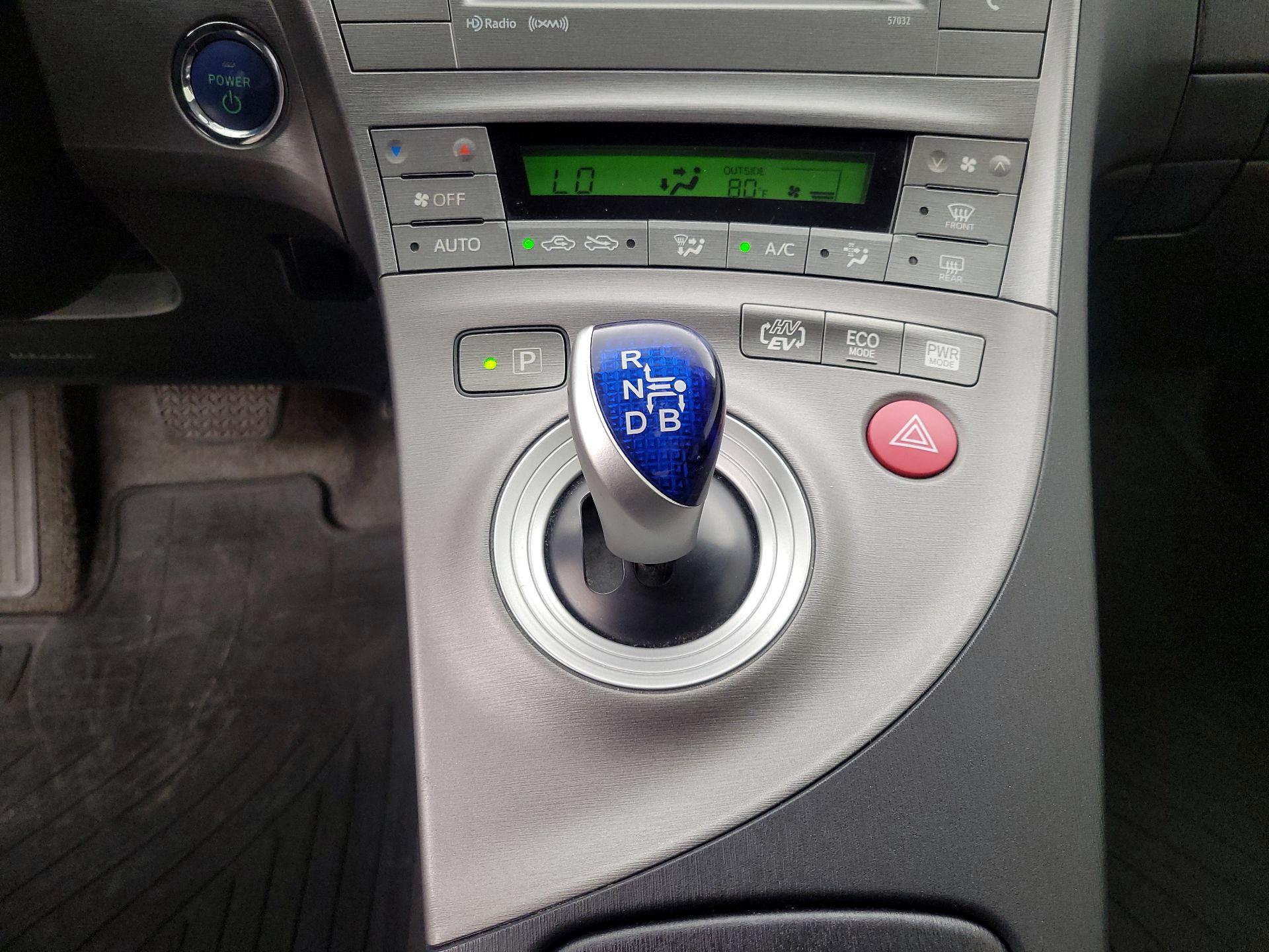 Thumbnail: 2014 Toyota Prius - 17