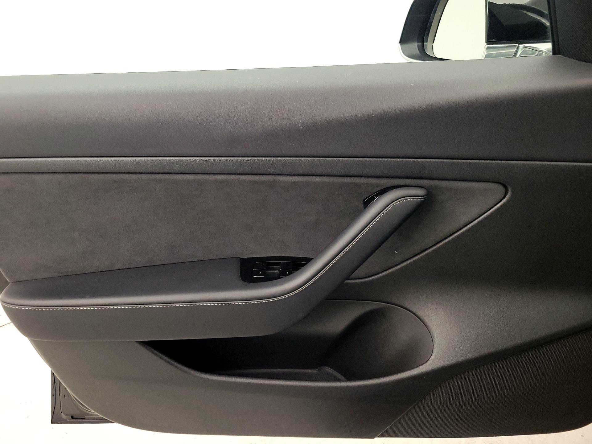 Thumbnail: 2020 Tesla Model 3 - 12