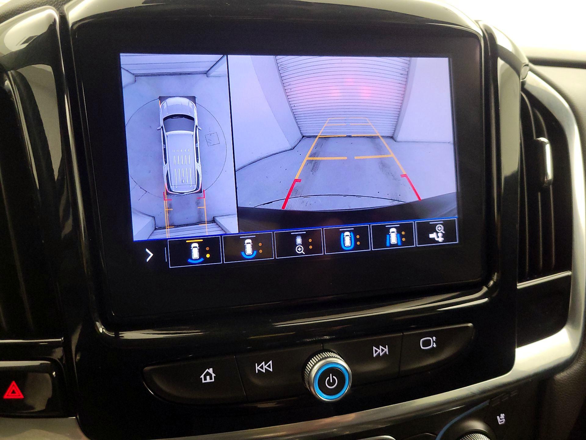 Thumbnail: 2021 Chevrolet Traverse - 15