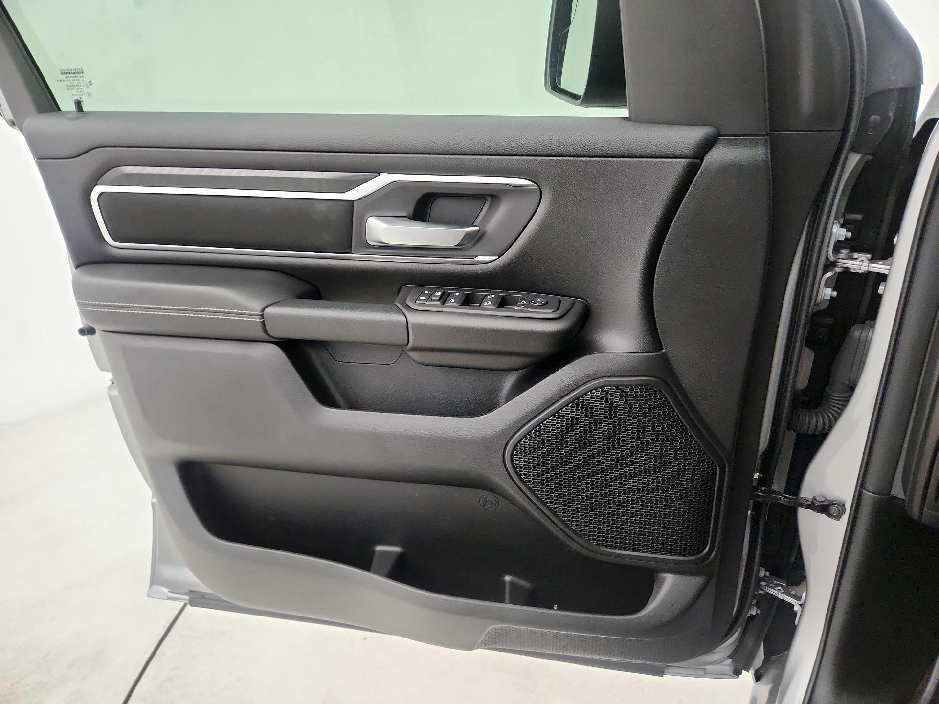 Thumbnail: 2026 RAM 1500 - 10