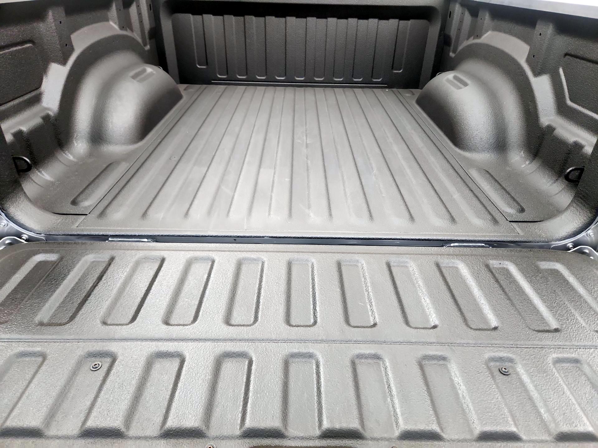 Thumbnail: 2026 RAM 1500 - 18