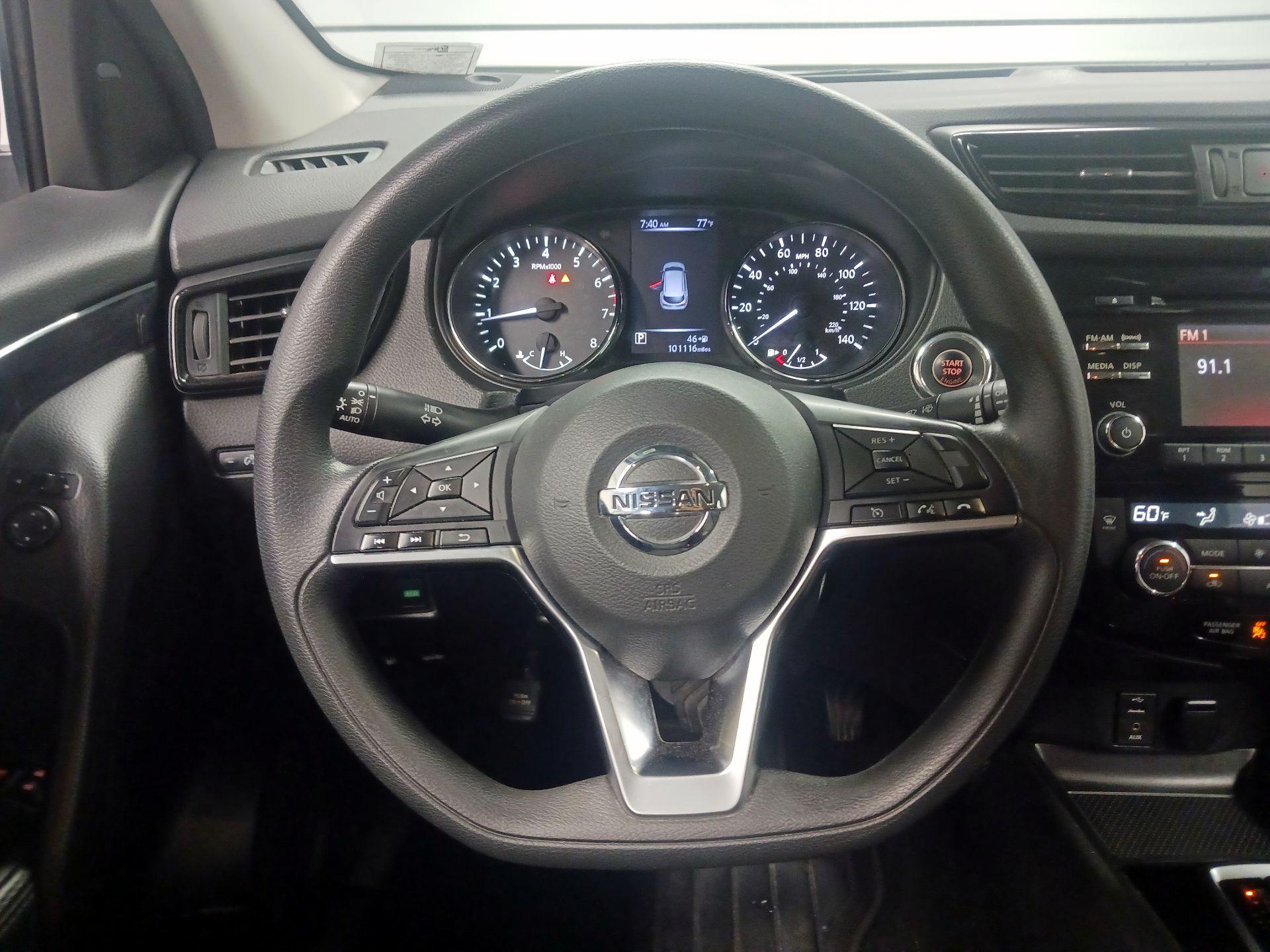 Thumbnail: 2018 Nissan Rogue Sport - 10