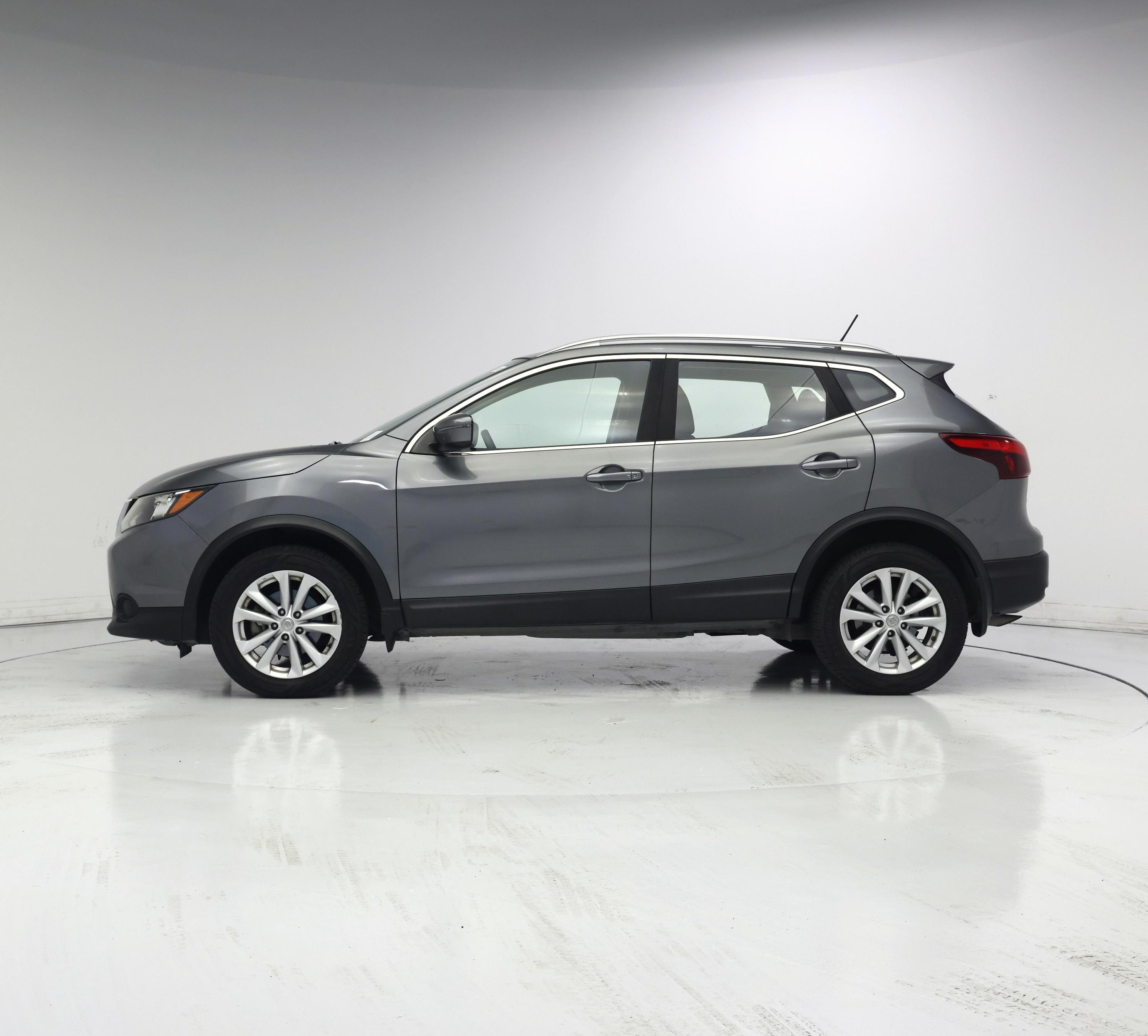 Thumbnail: 2018 Nissan Rogue Sport - 3