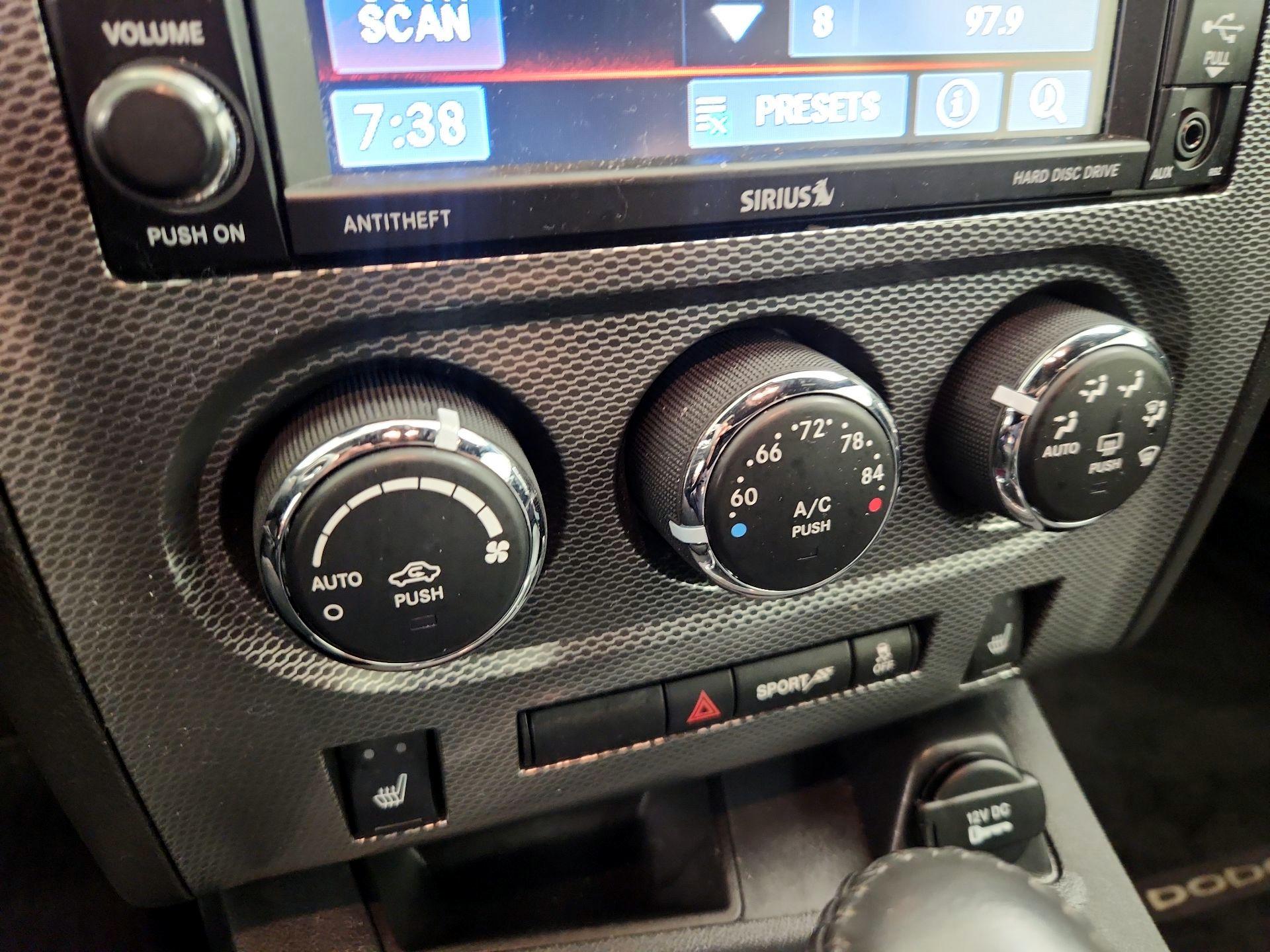 Thumbnail: 2014 Dodge Challenger - 15