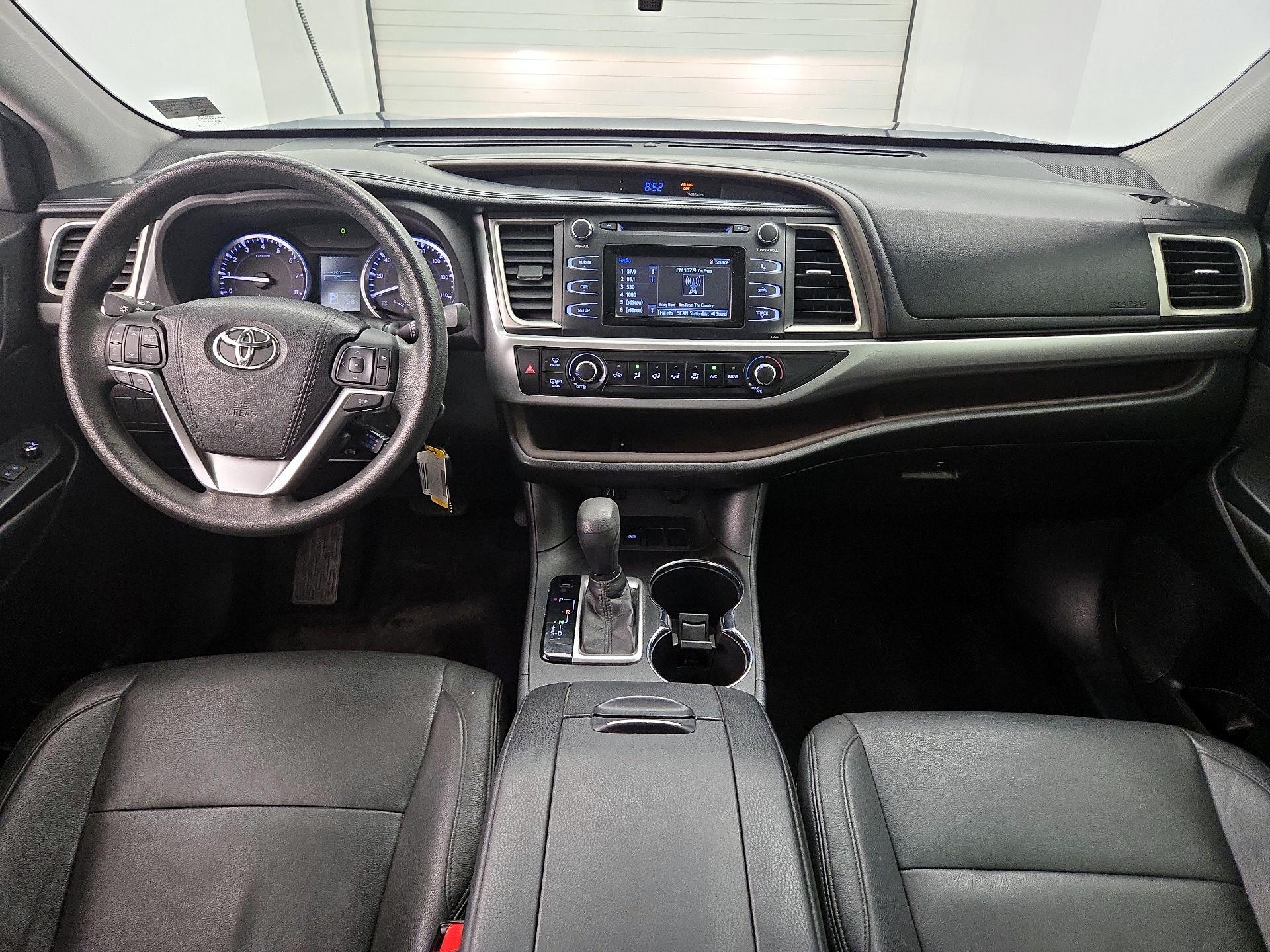 Thumbnail: 2015 Toyota Highlander - 9
