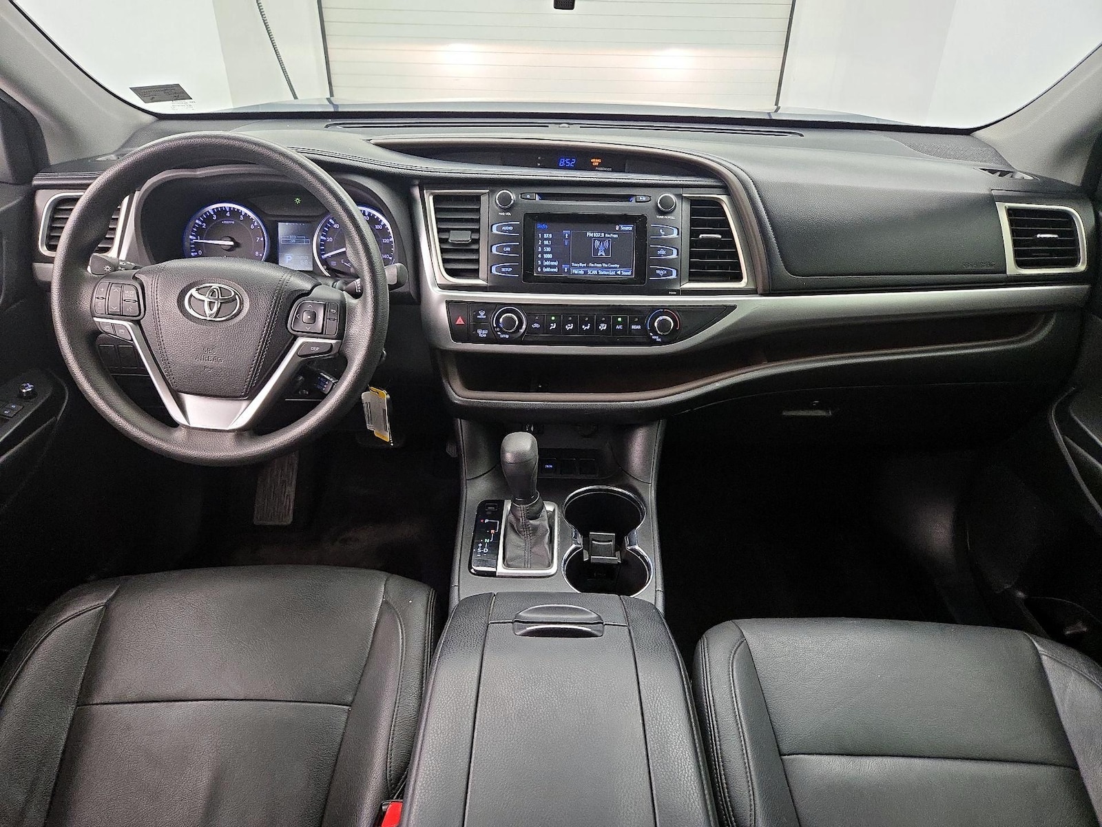 2015 Toyota Highlander LE - Photo 10